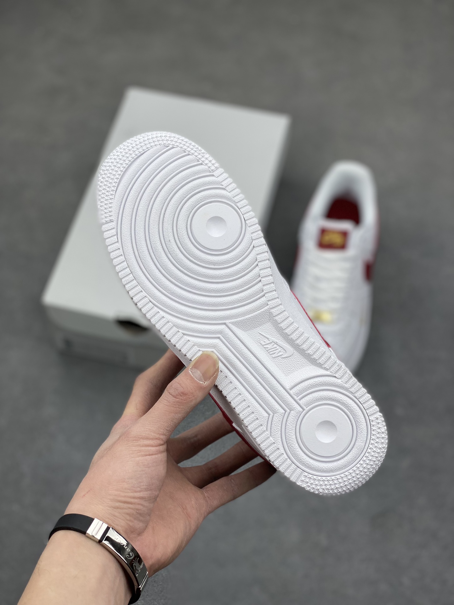 Nike Air Force 1 '07 Low White Burgundy Crush Gold Honeycomb Cushion 7 i1678735820 3473 5