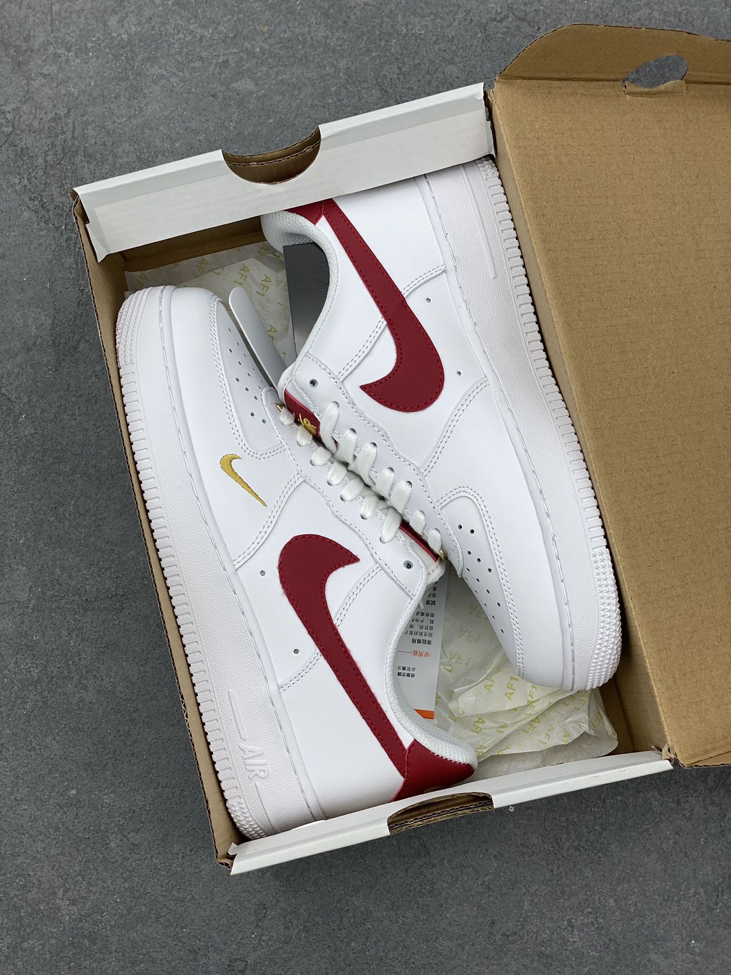 Nike Air Force 1 '07 Low White Burgundy Crush Gold Honeycomb Cushion 10 i1678735820 4043 8