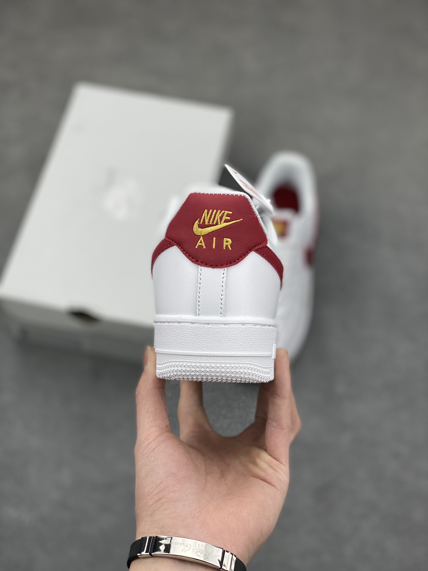 Nike Air Force 1 '07 Low White Burgundy Crush Gold Honeycomb Cushion 5 i1678735820 4133 3