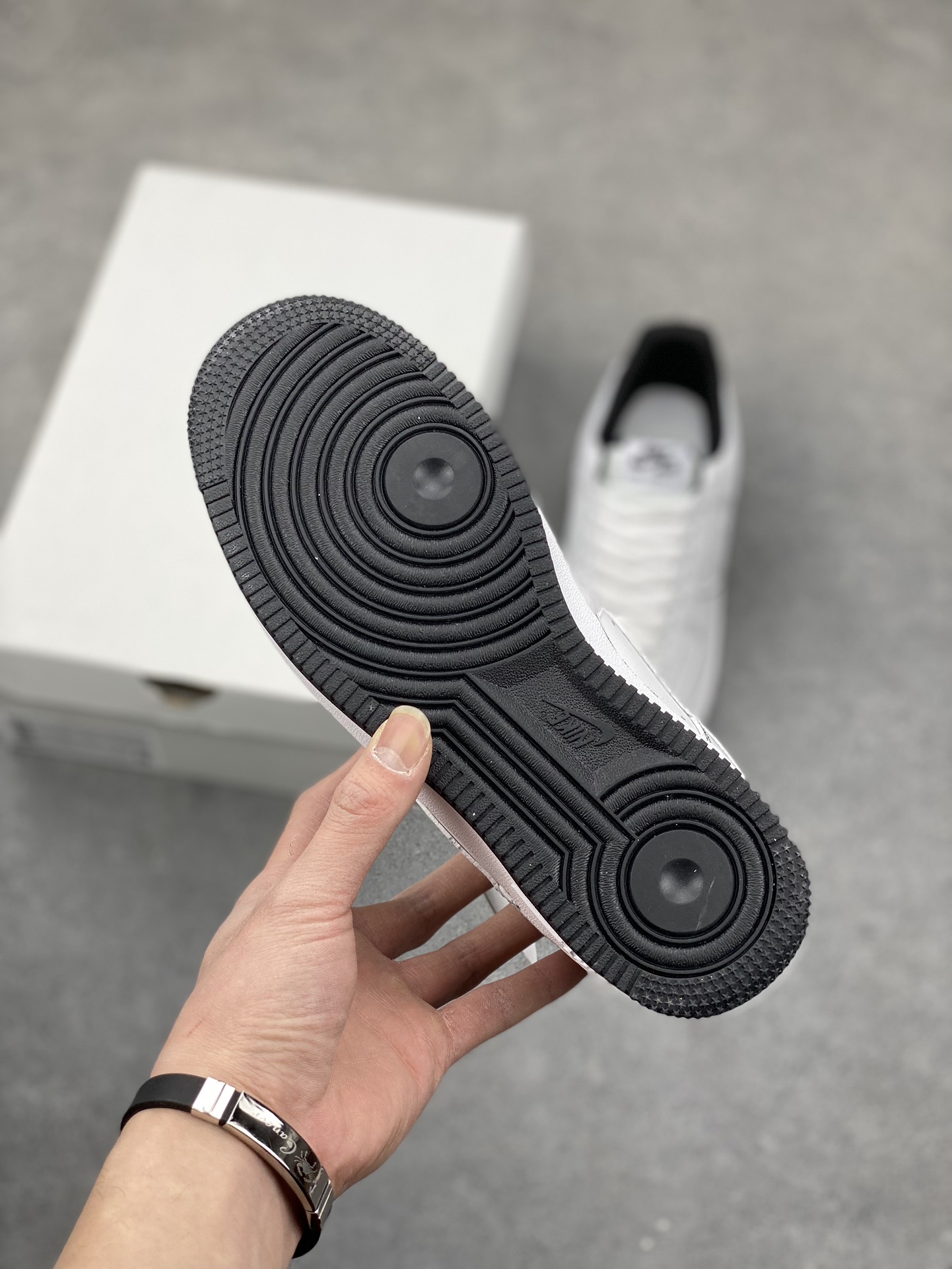 Nike Air Force 1 '07 Low White/Black Stitching - Iconic Style and Comfort 7 i1678736061 6855 5