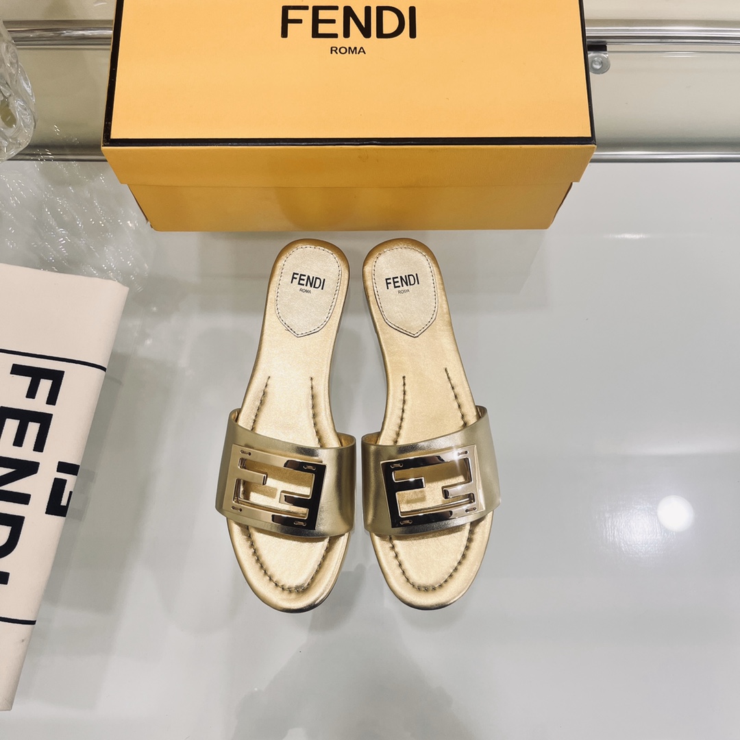 NO:169582,Rubber sole genuine leather sole SS Xiaofen flat slippers Baguette. Original genuine counter. Fabric cowhide inner sheepskin. Foot-cushion sheepskin footrest. Outsole genuine leather sole/rubber. Size 35-40 (35.41.42.43 can be customized)., Slippers, slippers, cowhide, sheepskin, Leather soles19860909橡胶底 真皮底 SS小芬平底拖鞋Baguette.专柜原装正版. 面料牛皮 内里羊皮. 垫脚羊皮垫脚. 大底真皮大底/橡胶. 尺码35—40（35.41.42.43可订做）.,拖鞋,slippers,cowhide,sheepskin,Leather soles,Women's Shoes