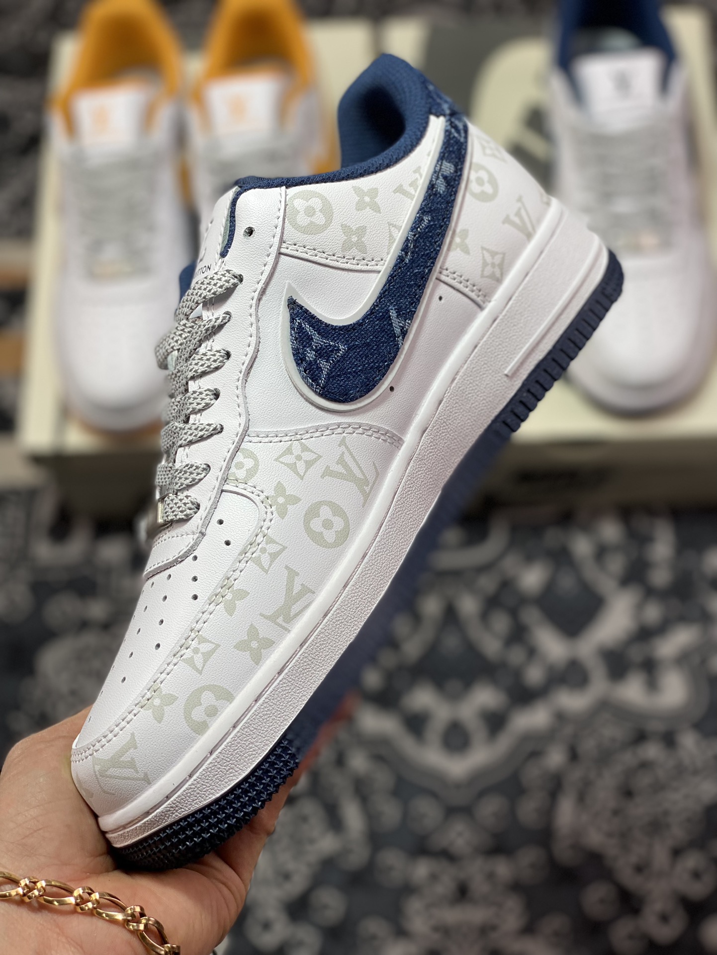 260 Louis Vuitton x Nike Air Force 1 07 LV8”White/Navy/LV Monogram” DR9868-600