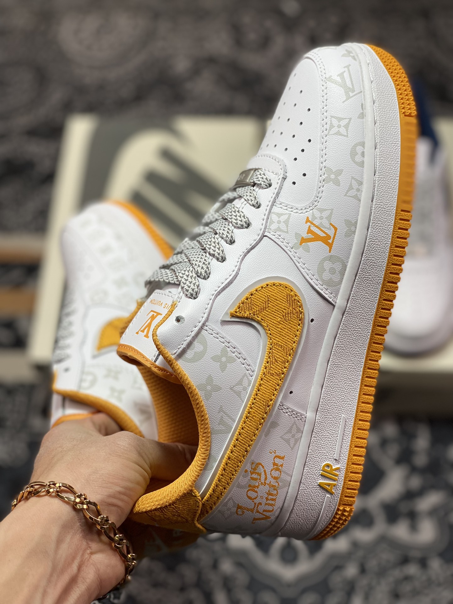260  Louis Vuitton x Nike Air Force 1 07 LV8”White/Yellow/LV Monogram”空军一号“皮革白黄灰LV老花”DR9868-700