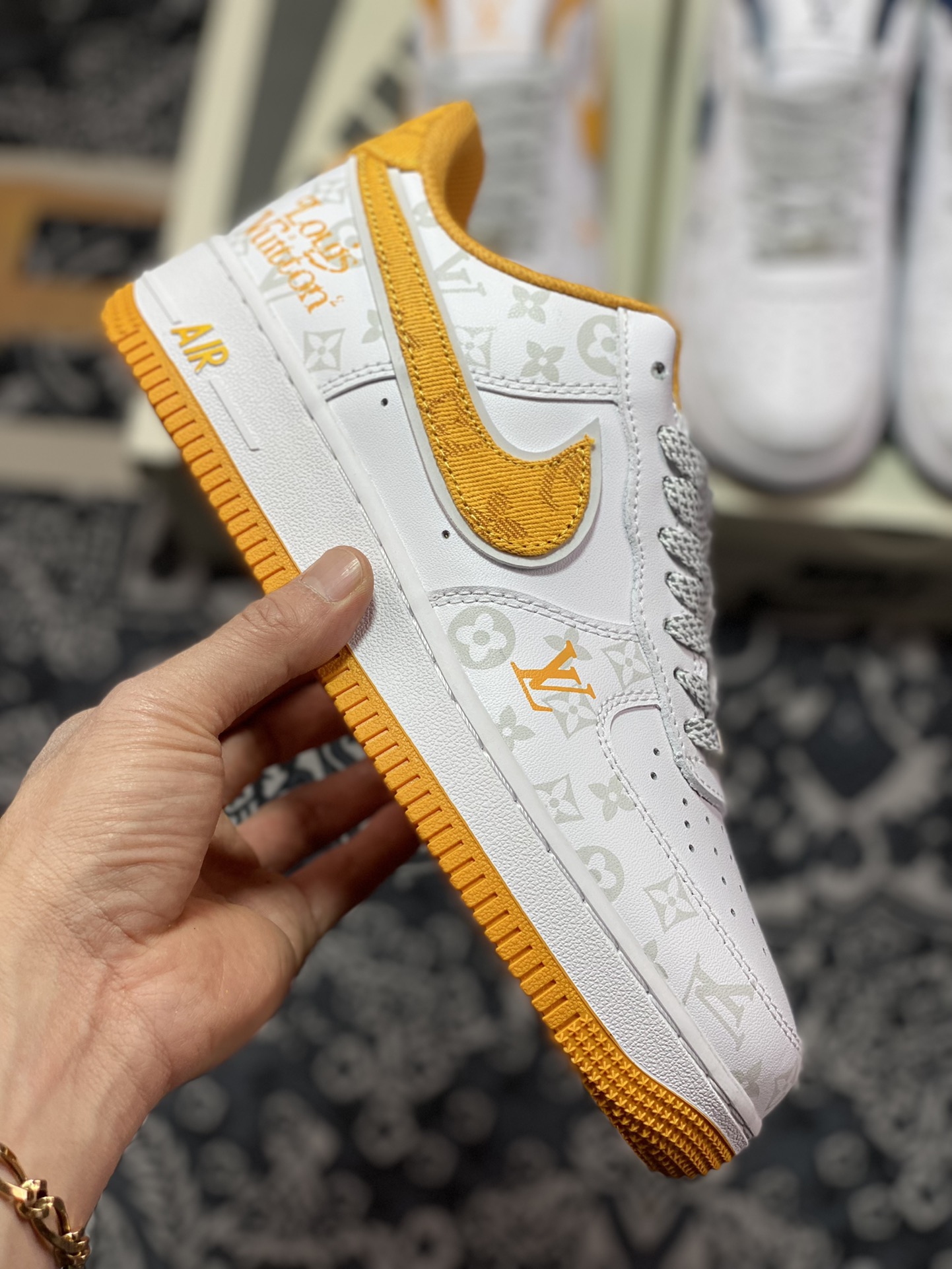 260  Louis Vuitton x Nike Air Force 1 07 LV8”White/Yellow/LV Monogram”空军一号“皮革白黄灰LV老花”DR9868-700