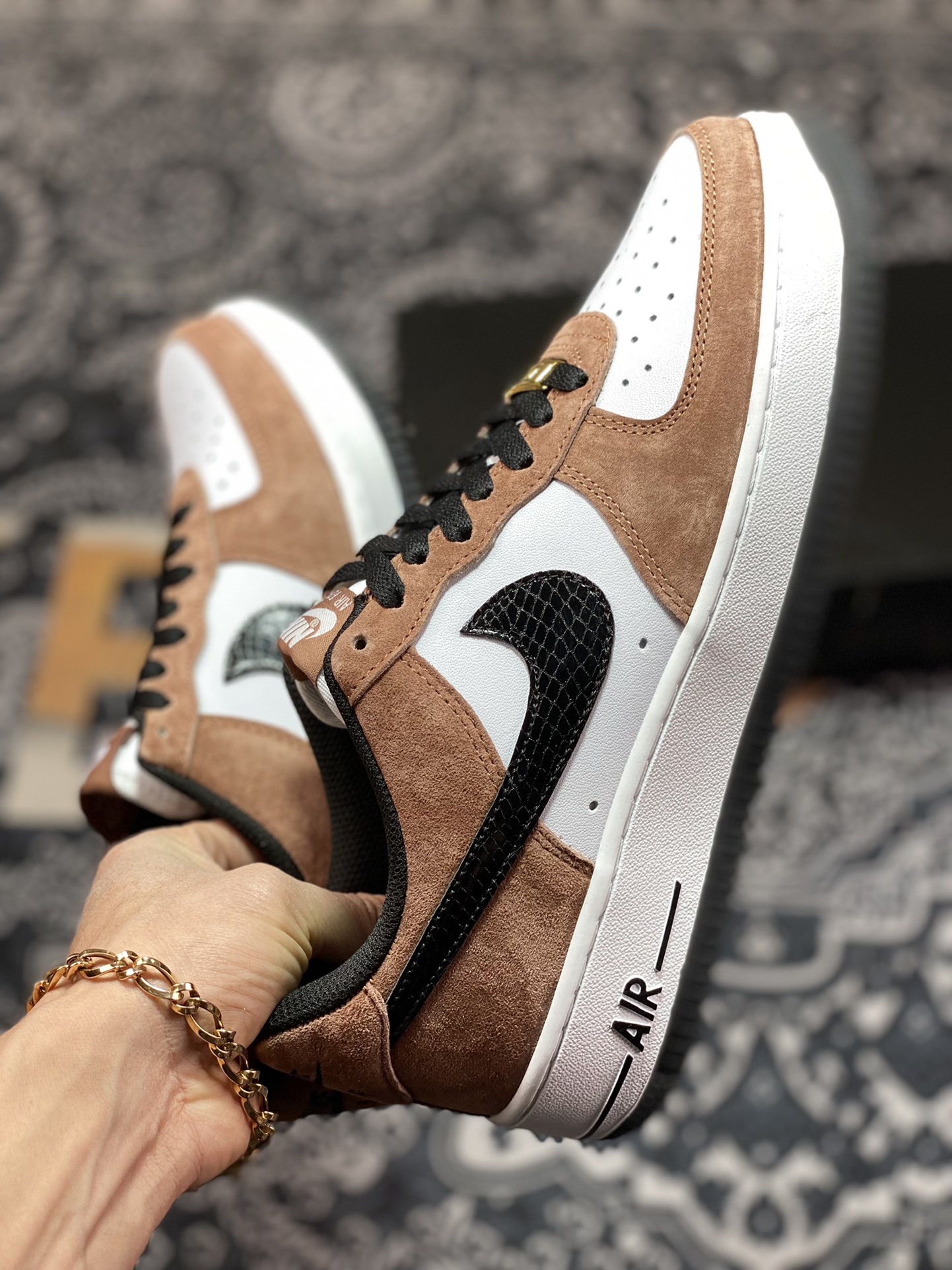 240  Nike Air Force 1′07 Low”Vachetta Tan”空军一号系列低帮“可可棕白黑蛇纹”DE0023-800