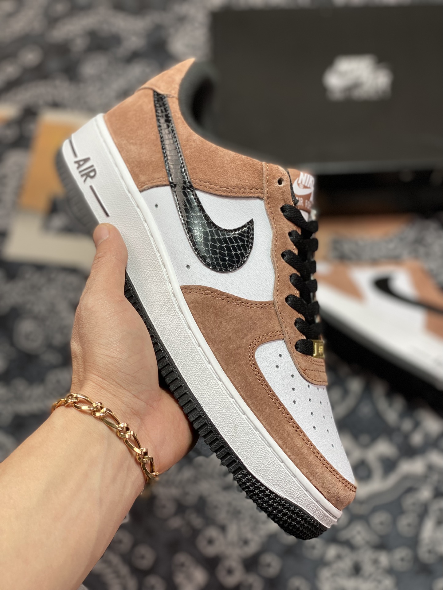 240  Nike Air Force 1′07 Low”Vachetta Tan”空军一号系列低帮“可可棕白黑蛇纹”DE0023-800