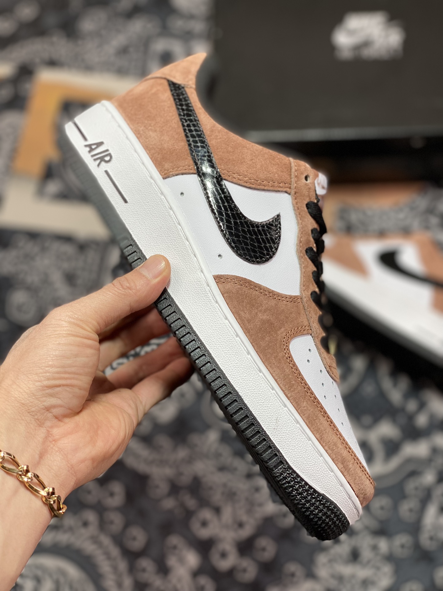 240  Nike Air Force 1′07 Low”Vachetta Tan”空军一号系列低帮“可可棕白黑蛇纹”DE0023-800