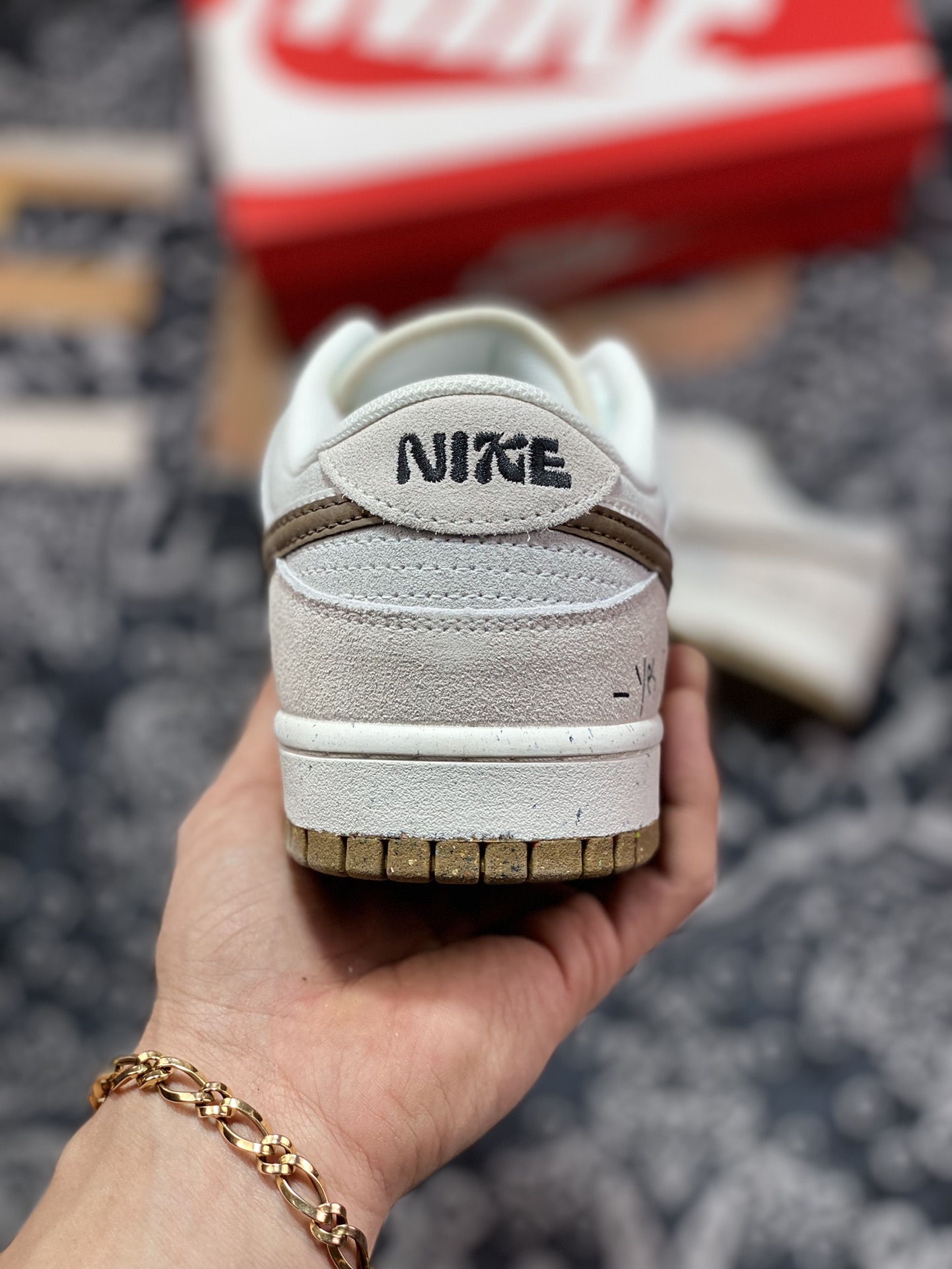 260  Nike SB Dunk Low SE”85 Grey/Mocha/Brown”扣篮系列低帮“麂皮浅灰摩卡棕双钩”DO9457-108