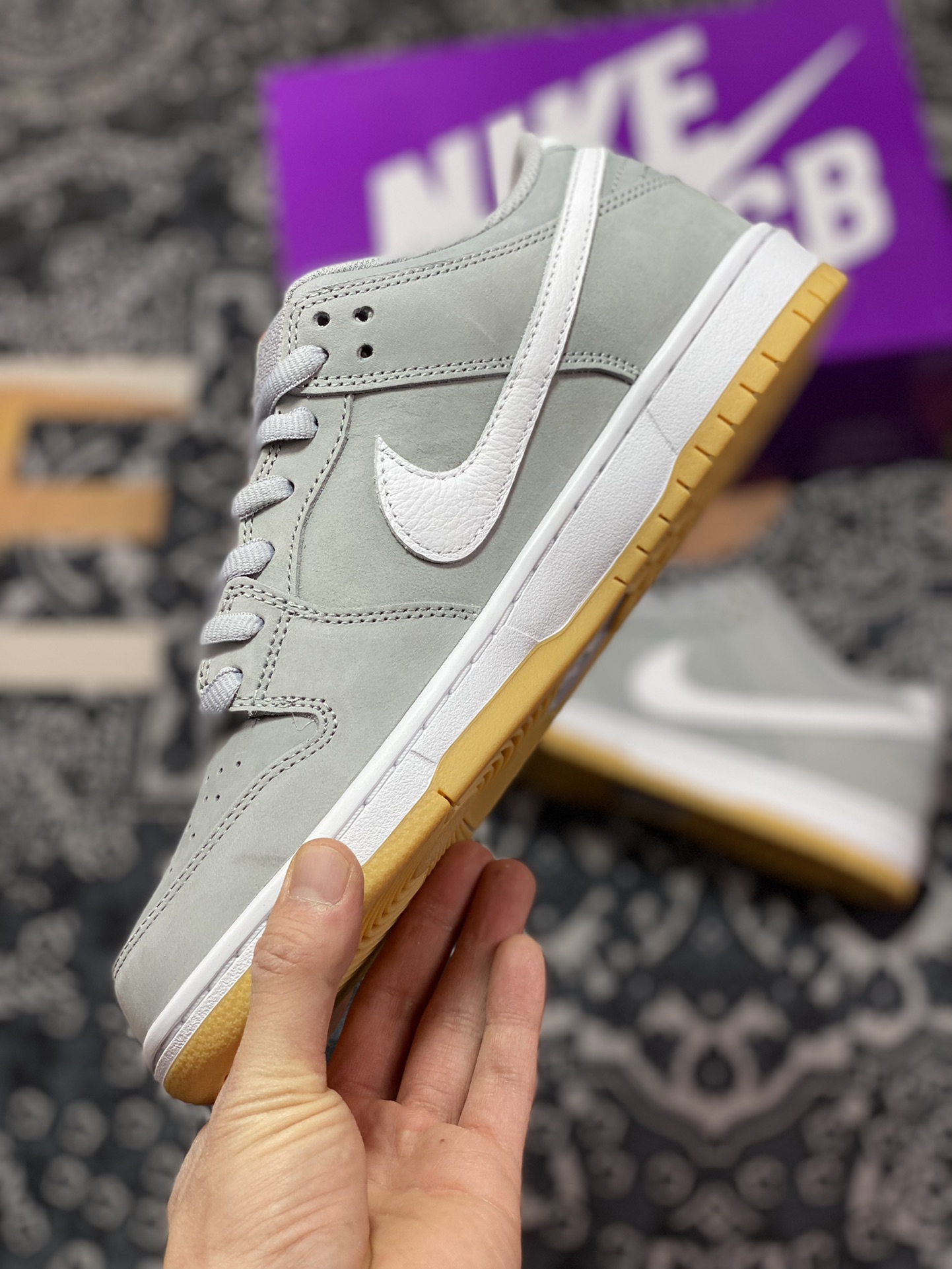 320  Nike SB Dunk Low”Grey Gum”扣篮系列经典低帮板鞋“灰白生胶底”DV5464-001