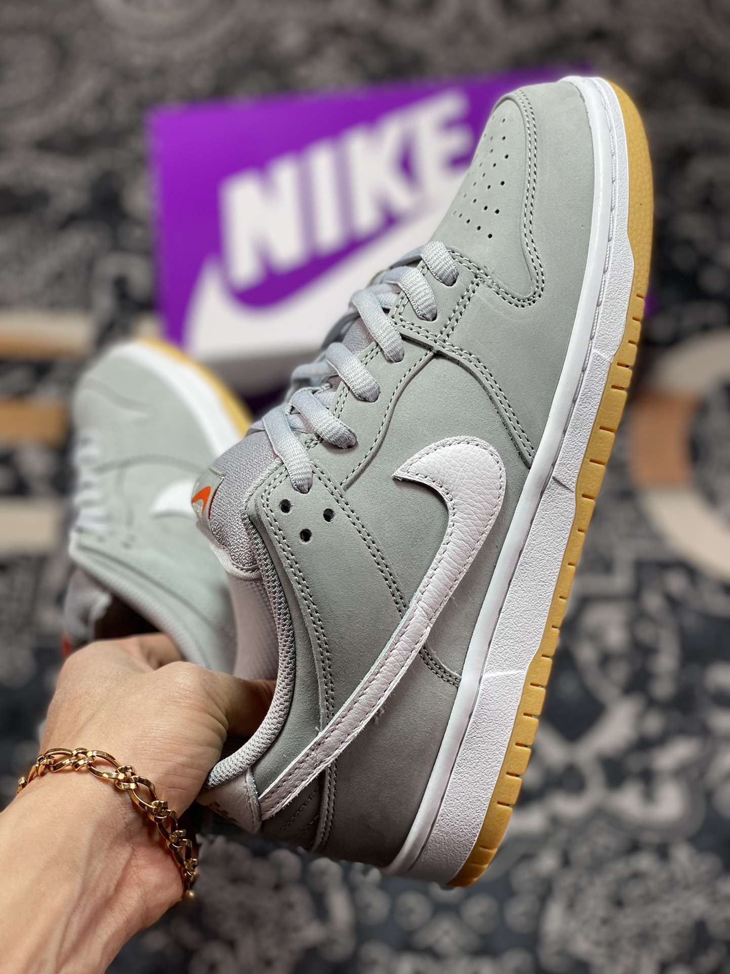 320  Nike SB Dunk Low”Grey Gum”扣篮系列经典低帮板鞋“灰白生胶底”DV5464-001