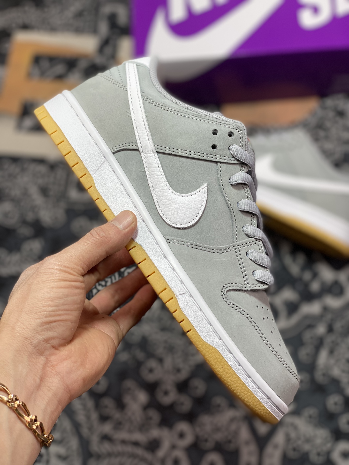320  Nike SB Dunk Low”Grey Gum”扣篮系列经典低帮板鞋“灰白生胶底”DV5464-001