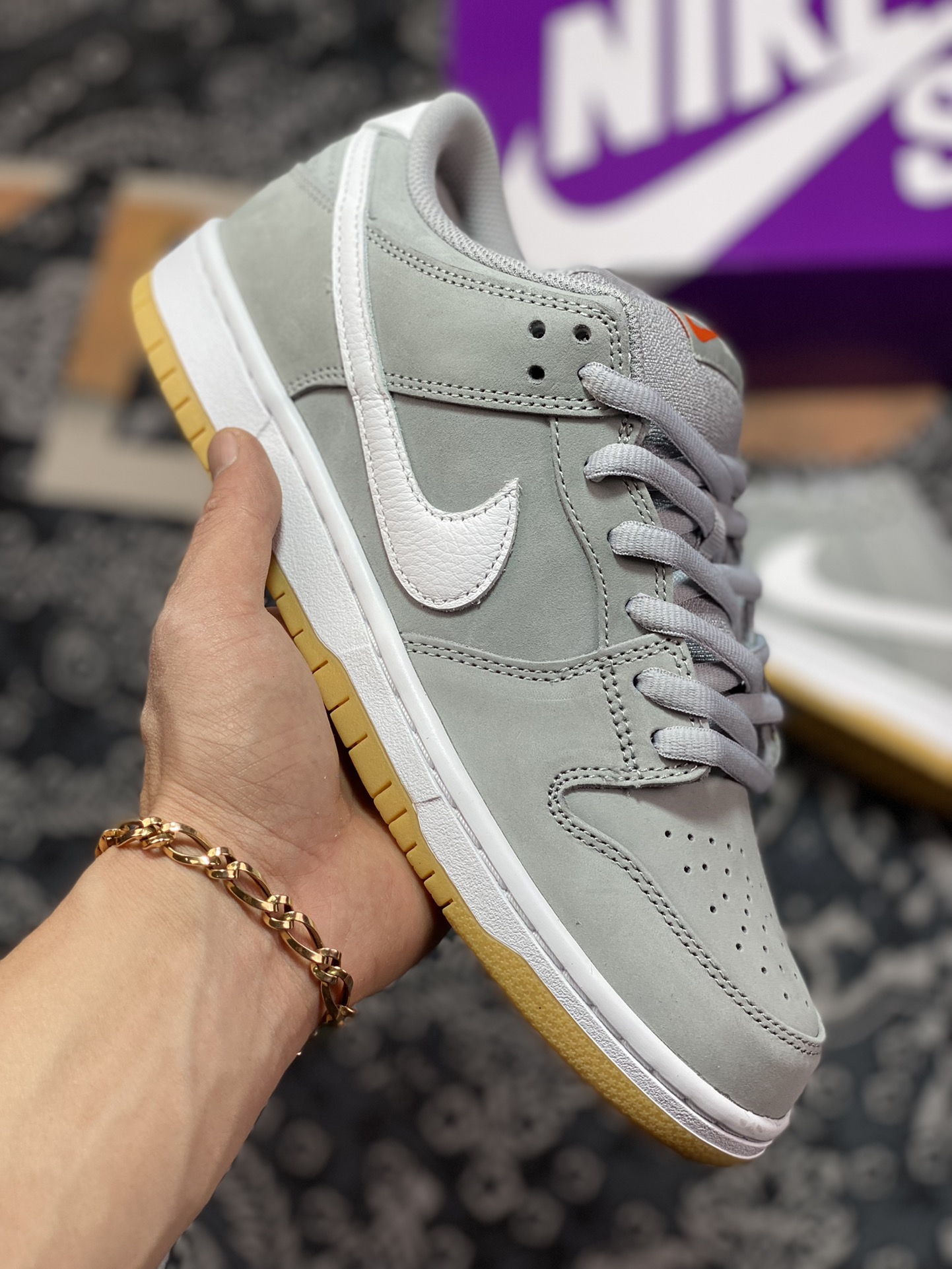 320  Nike SB Dunk Low”Grey Gum”扣篮系列经典低帮板鞋“灰白生胶底”DV5464-001