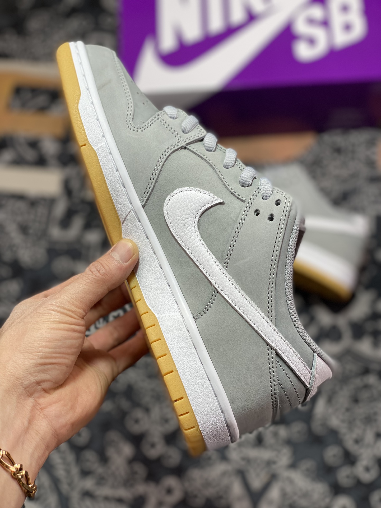320  Nike SB Dunk Low”Grey Gum”扣篮系列经典低帮板鞋“灰白生胶底”DV5464-001