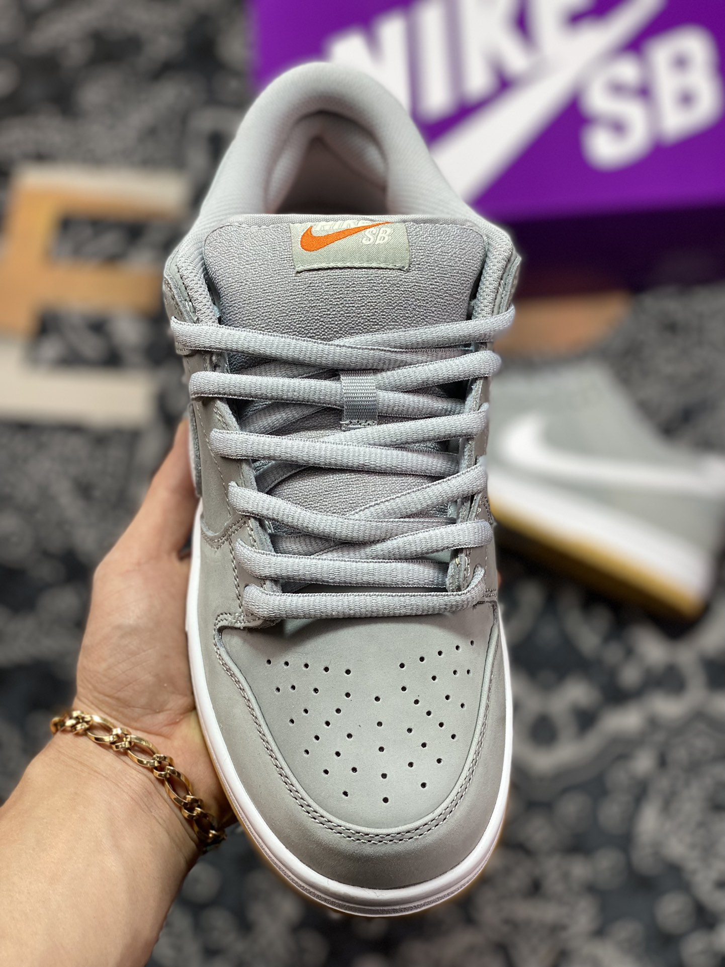320  Nike SB Dunk Low”Grey Gum”扣篮系列经典低帮板鞋“灰白生胶底”DV5464-001