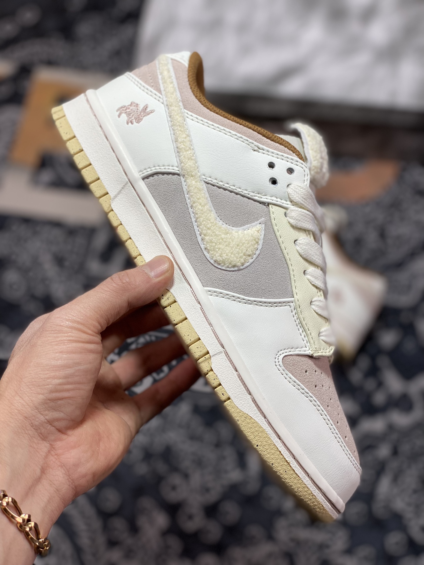 240 Nike SB Dunk Low”Year of the Rabbit”扣篮系列低帮板鞋“浅棕米白穗兔”FD4203-211