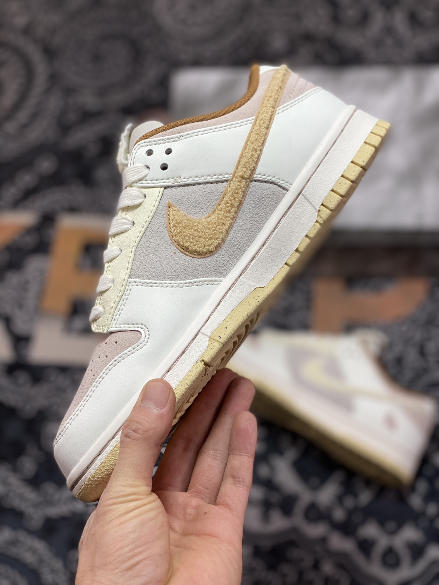 240 Nike SB Dunk Low”Year of the Rabbit”扣篮系列低帮板鞋“浅棕米白穗兔”FD4203-211