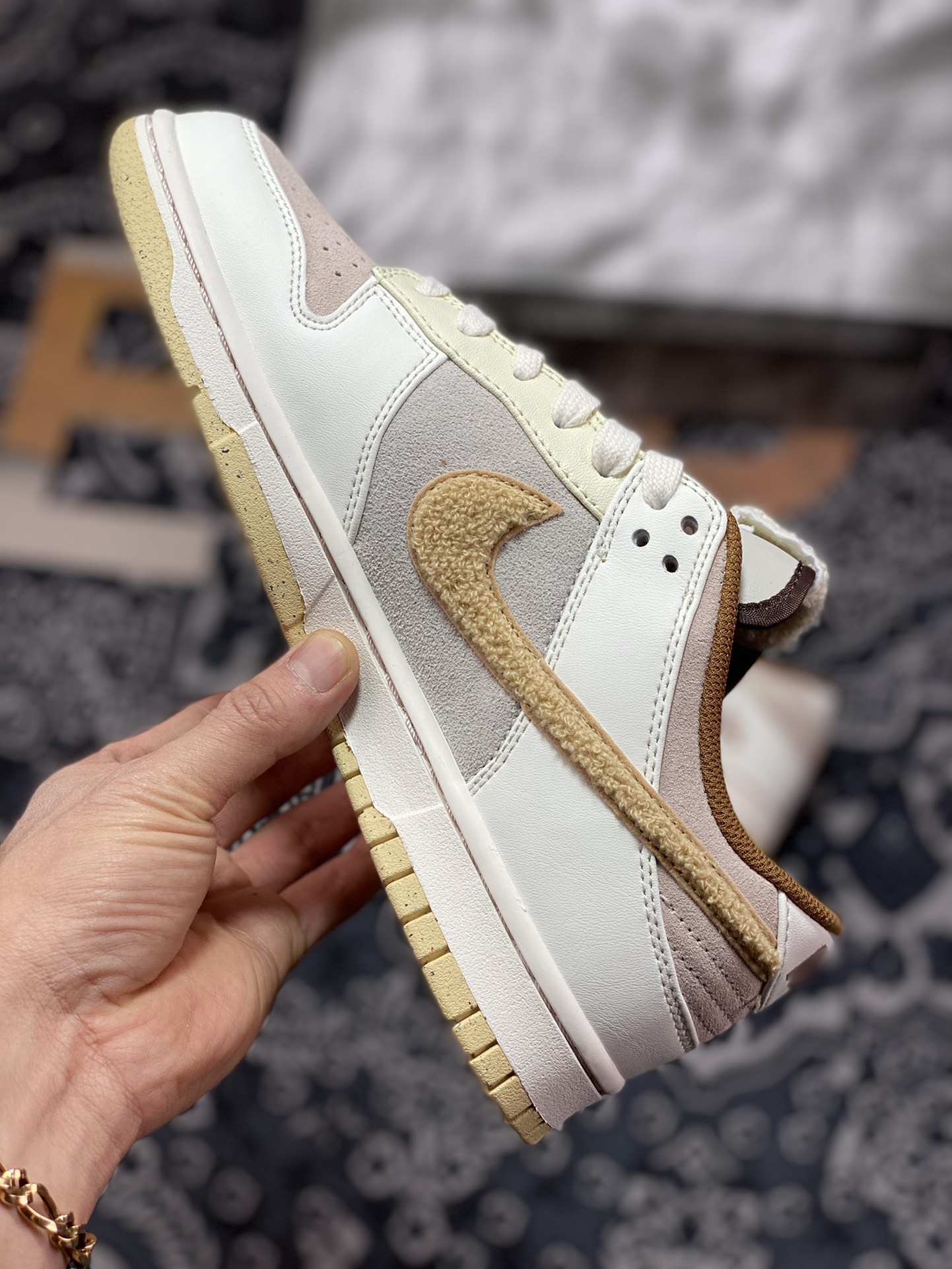 240 Nike SB Dunk Low”Year of the Rabbit”扣篮系列低帮板鞋“浅棕米白穗兔”FD4203-211