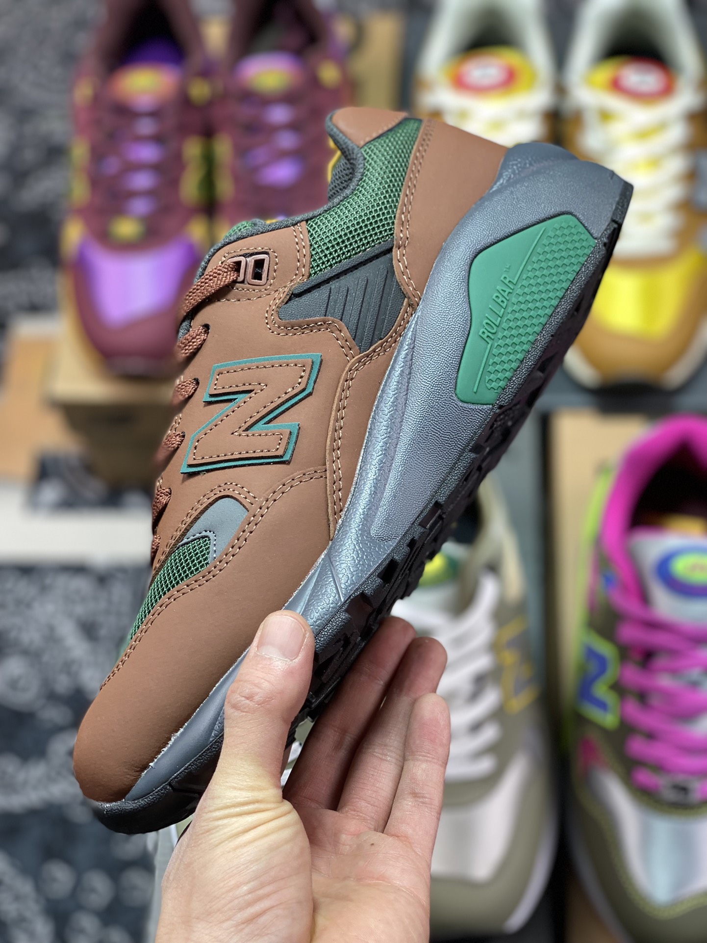 Stray Rats x NBNew Balance MT580 Series Classic Retro Jogging ”Leather Dark Brown Green Gray” MT580RTB