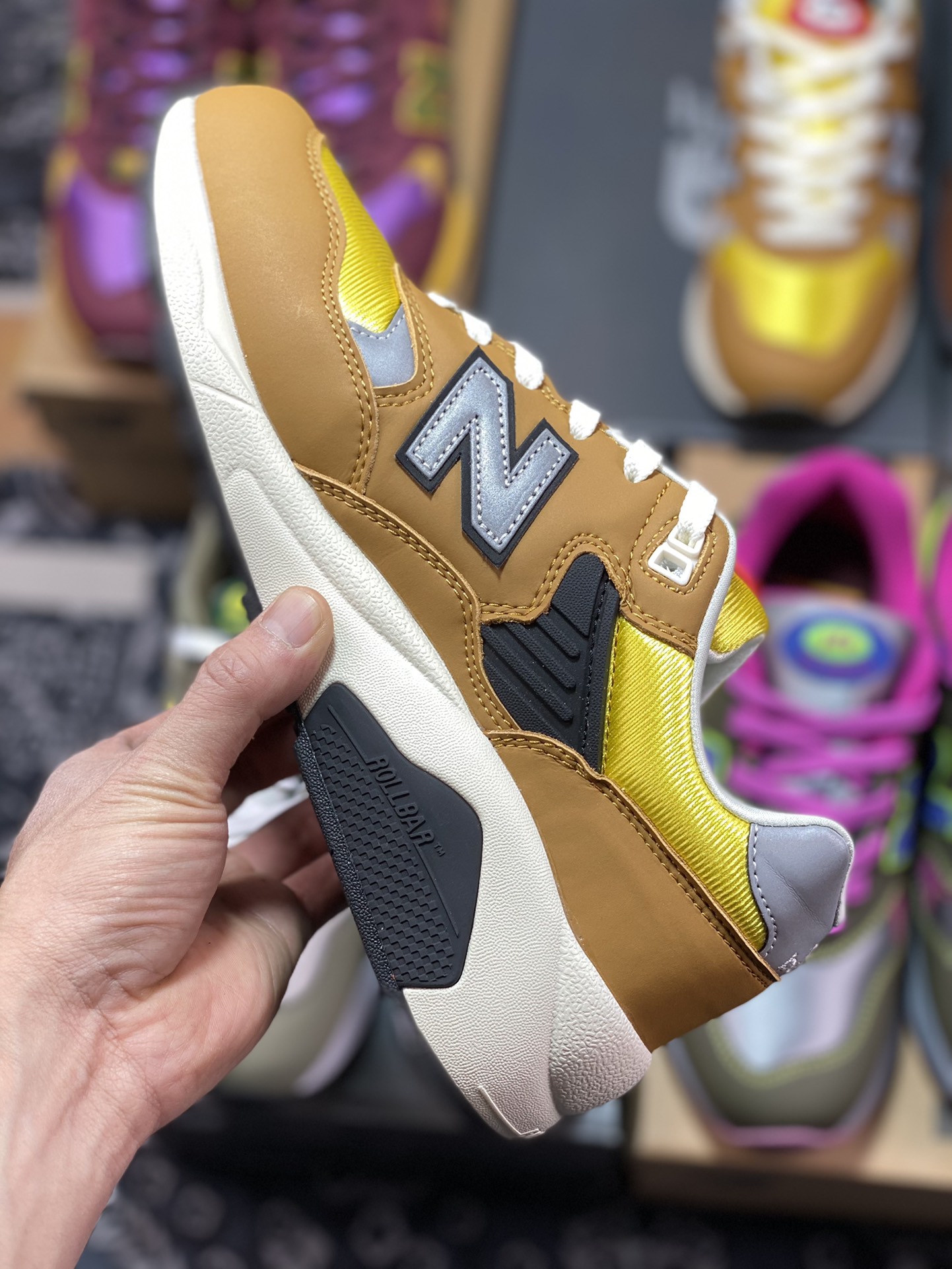 New Balance MRT580 Series Classic Retro Casual Sports Jogging ”Leather Dark Brown Yellow Silver” MT580AB2