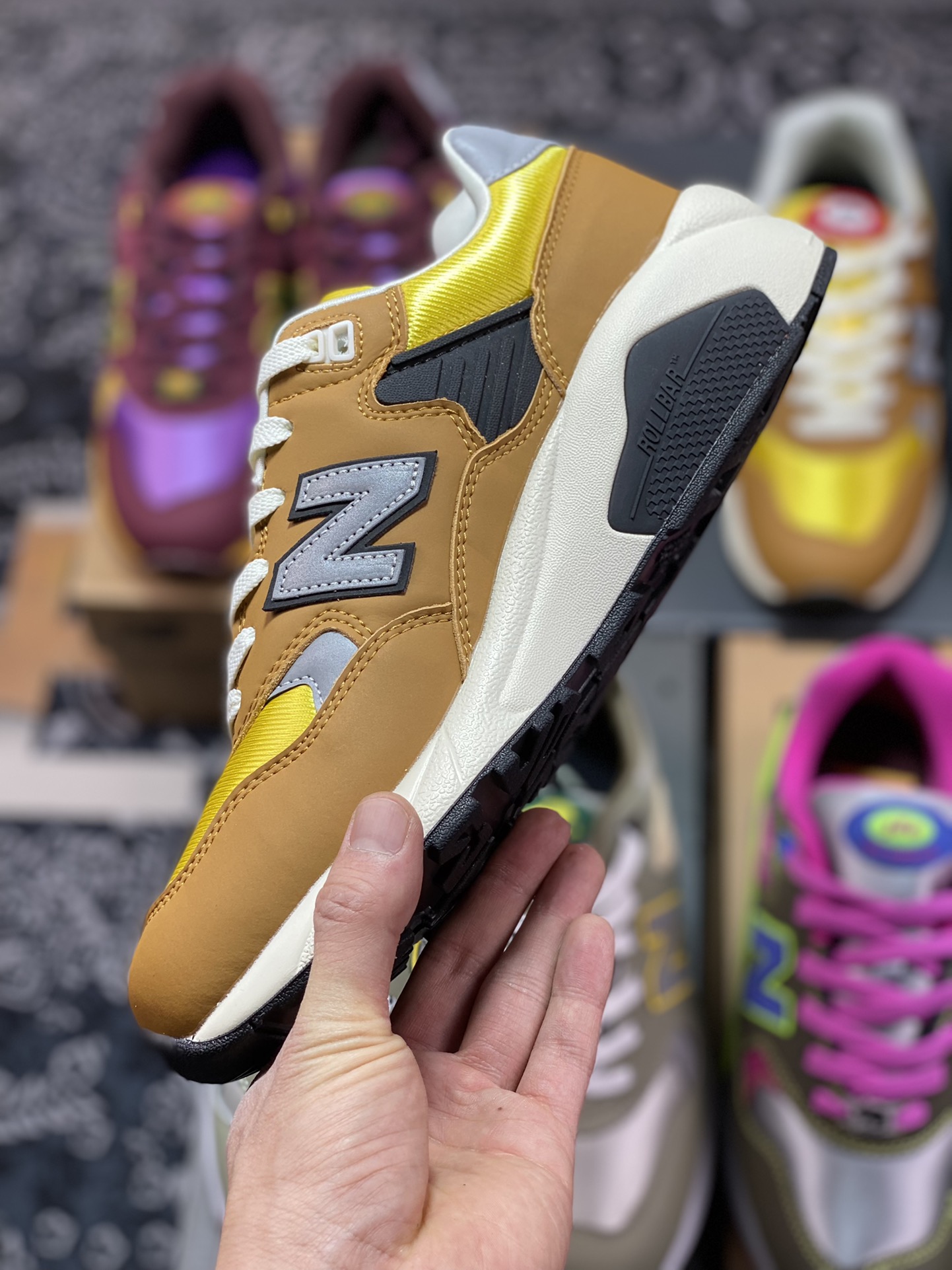 New Balance MRT580 Series Classic Retro Casual Sports Jogging ”Leather Dark Brown Yellow Silver” MT580AB2