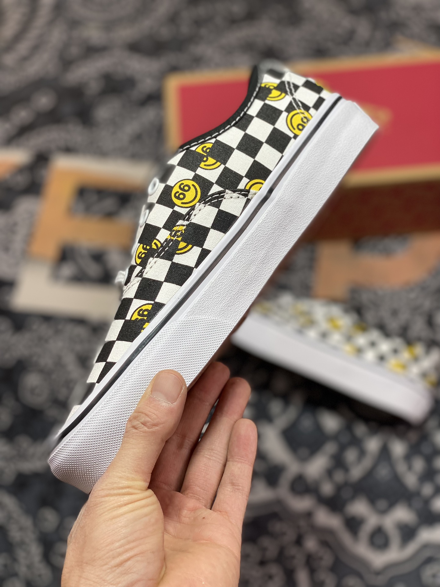 Vans Wallpaper Authentic Black and White Checkerboard Smiley Face 66 Printed Casual Canvas Shoes VN000EE3BP9