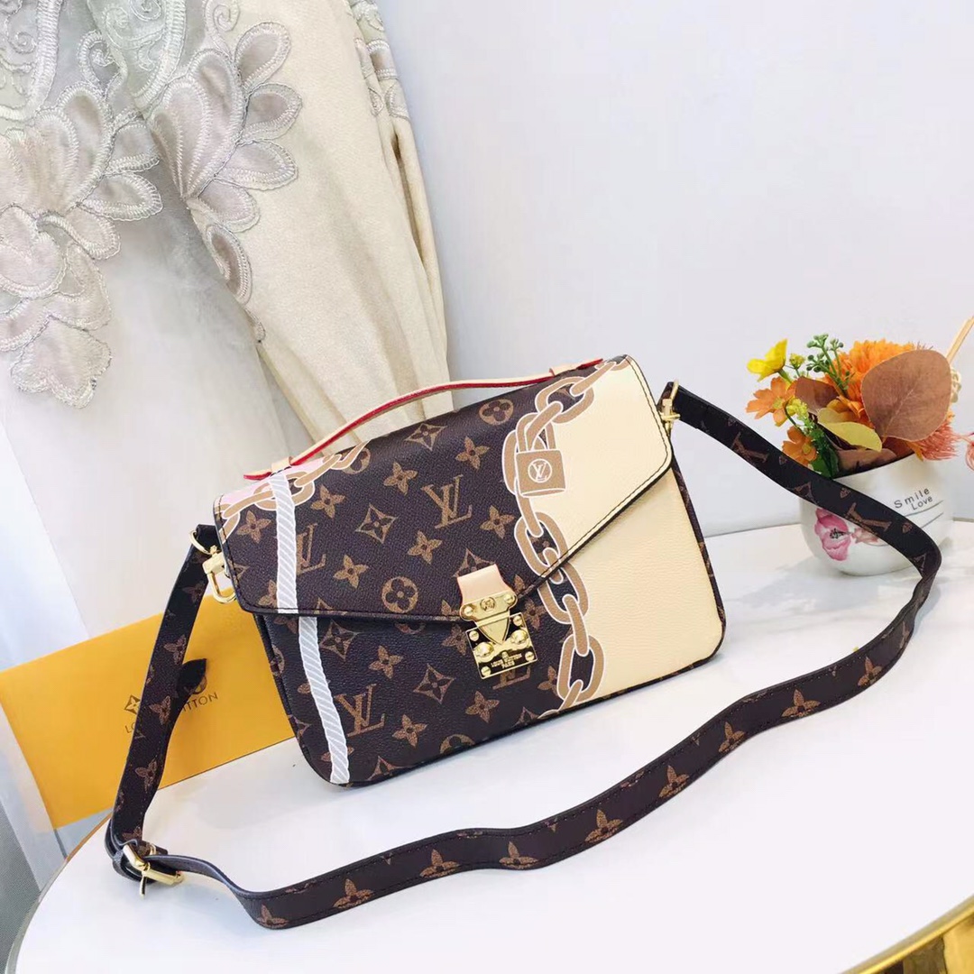 Louis Vuitton LV Pochette MeTis Handbags Messenger Bags Best Replica New Style
 Gold Yellow Monogram Canvas Cowhide M40478