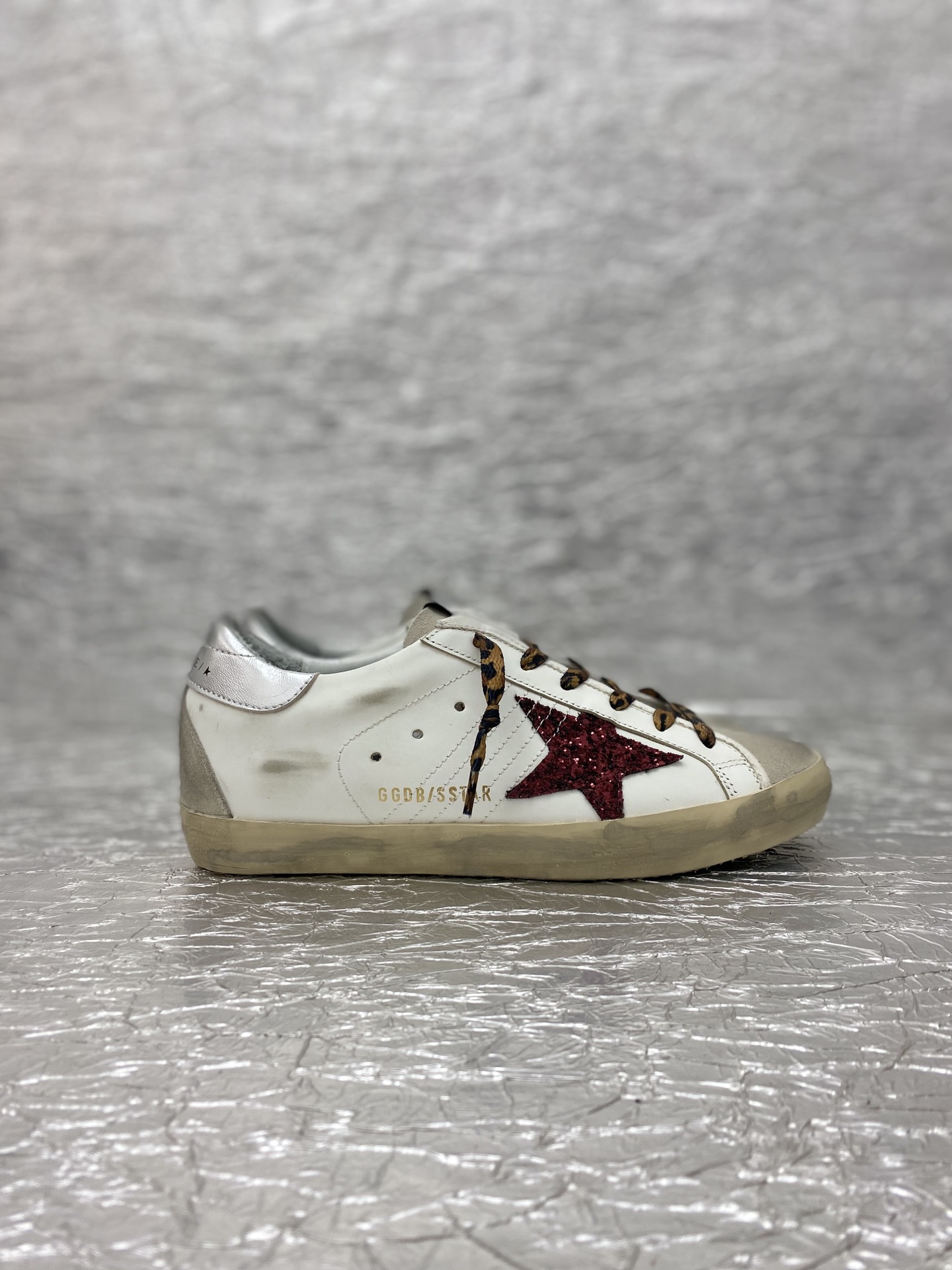 Golden Goose Cheap
 Skateboard Shoes Replica Designer
 Gold Red Cowhide