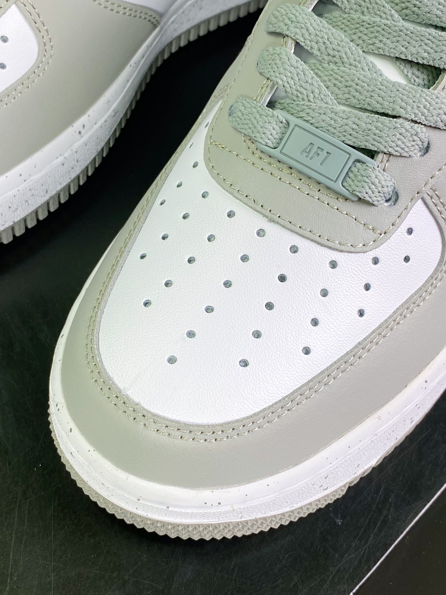 240 Air Force 1'07 Low”Soot White Silver”空军一号经典低帮“拼色烟灰白银泼墨”MK5639-889