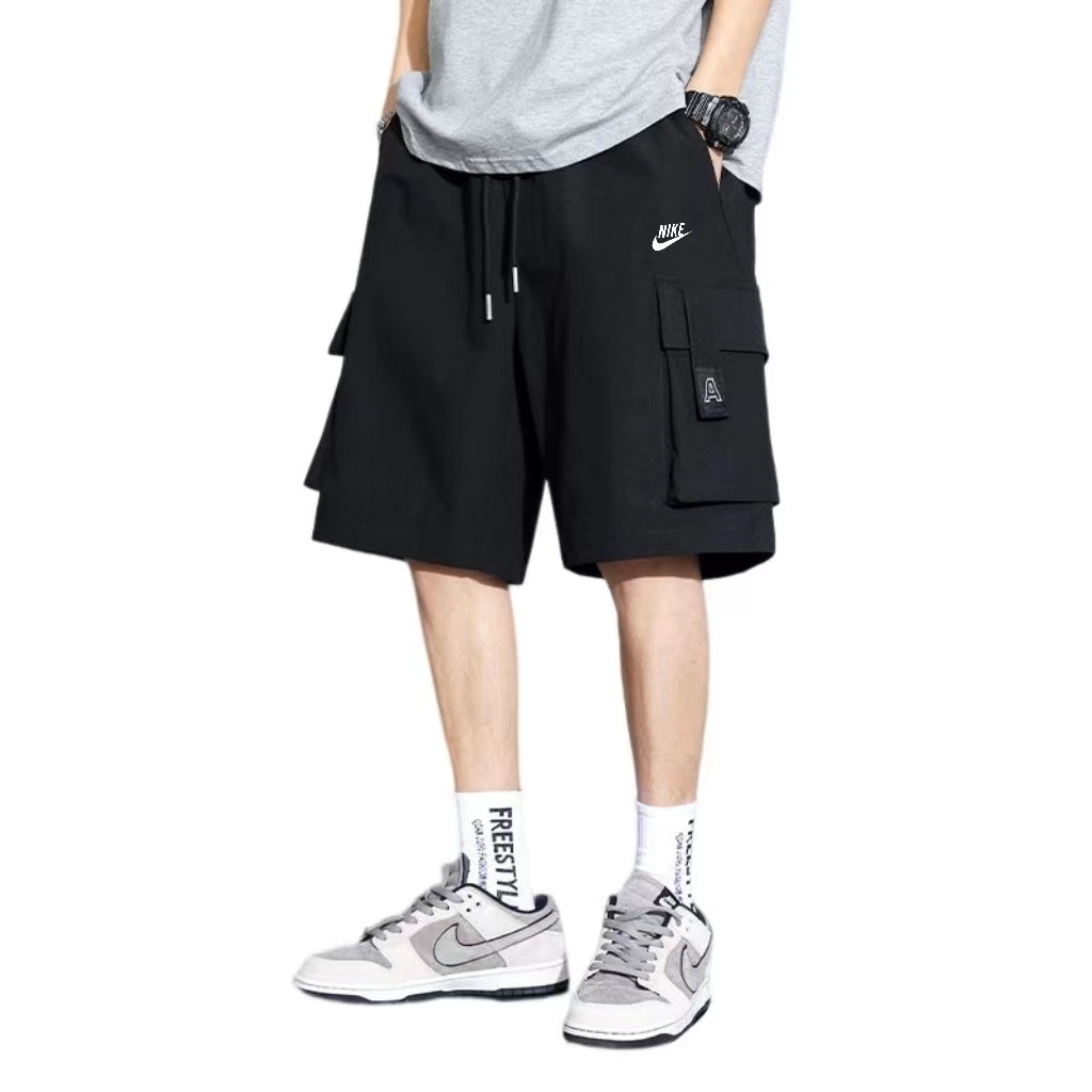  💰90
耐克NIKE2023春夏新款工装五分裤休闲沙滩短裤情侣同款

 小红书/INS/抖音爆款，超人气单品，经典logo，版型好看，

上身有型，修饰完美身形，精致裁剪，个性又不夸张，不挑身材，随意穿搭，轻松驾驭！

 颜色：黑色 卡其

 尺码：M-XXL 尺码详情看图九


【20132-011】
011