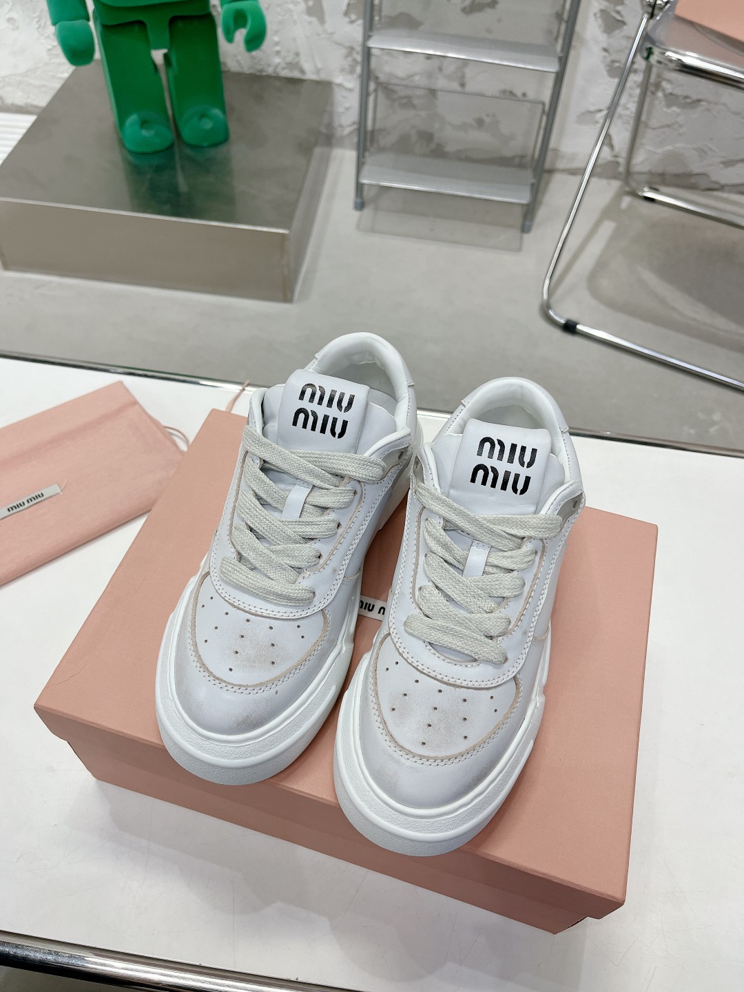 Miu Miu miumiu 2023 nuevo modelo, zapatos sucios populares, zapatos blancos, la principal recomendación, retro y antigu…