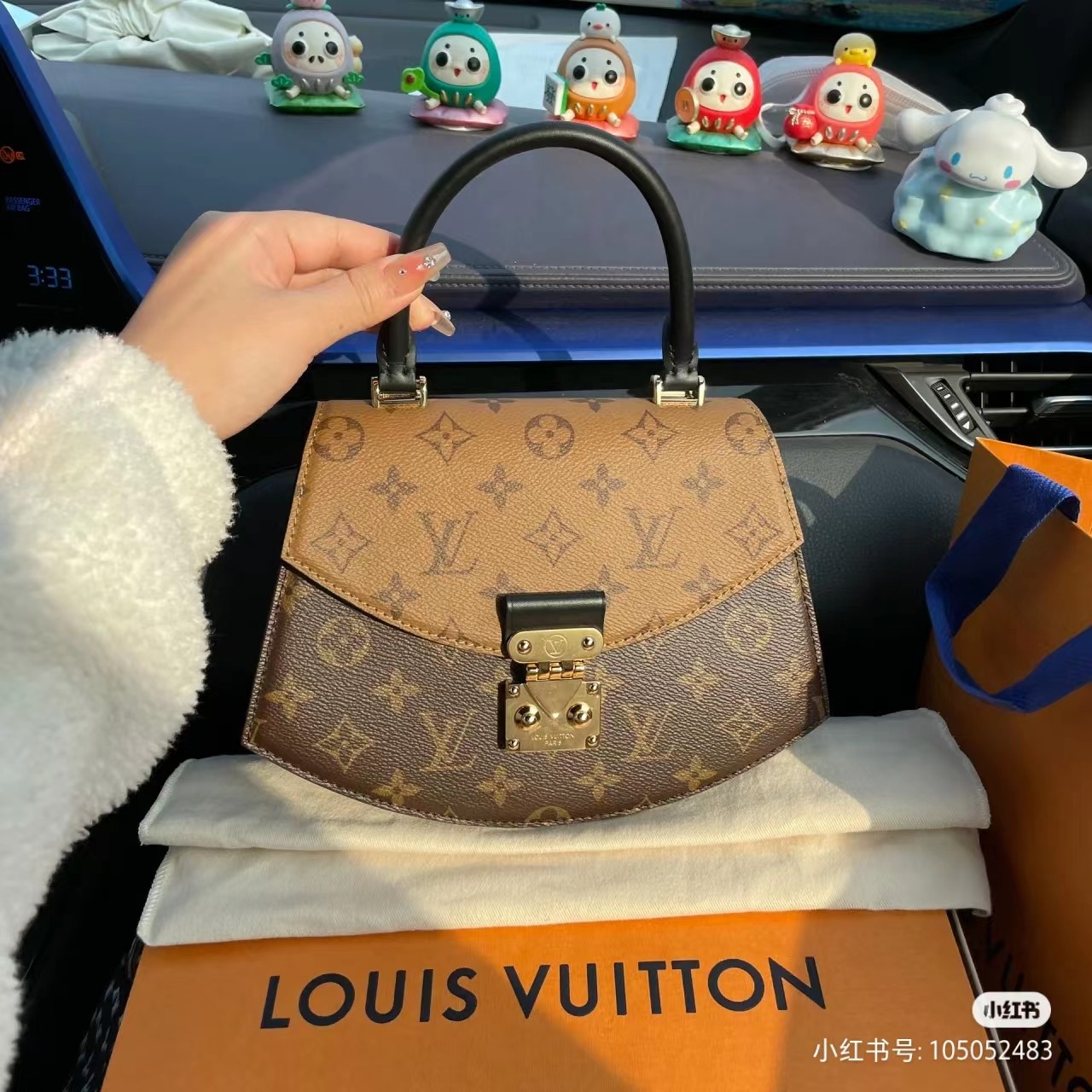 NO:200748,Original single M46548 yellow flower fan-shaped mediocre bag series Tilsitt fan-shaped bag is designed with classic color-blocking presbyterian flowers and unique mediocre fan-shaped!  Very fashionable and personal!  You can carry a crossbody in your hand!  Size 23.5×16.5×8cm, LV [top original list], louis vuitton19860909原单 M46548黄花 扇形中古包系列 Tilsitt扇形包 以经典拼色的老花,独特的中古扇形为设计！非常时尚又个性！可手拎斜挎！ 尺寸23.5×16.5×8cm,LV【顶级原单】,louis vuitton,Bag