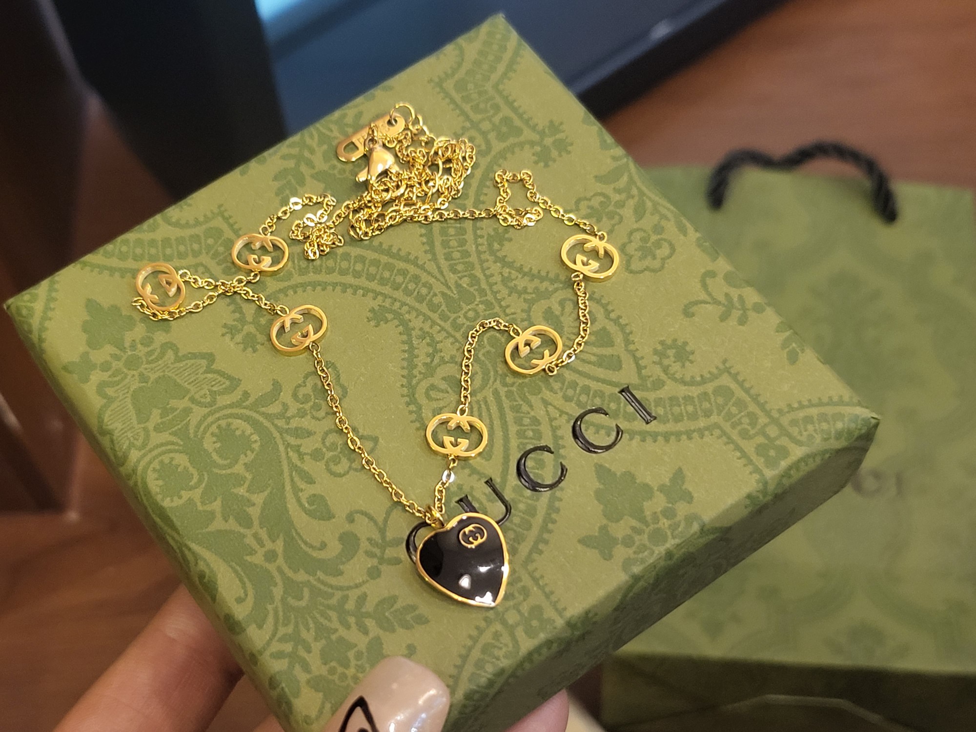 A signature necklace - Comprehensive 2