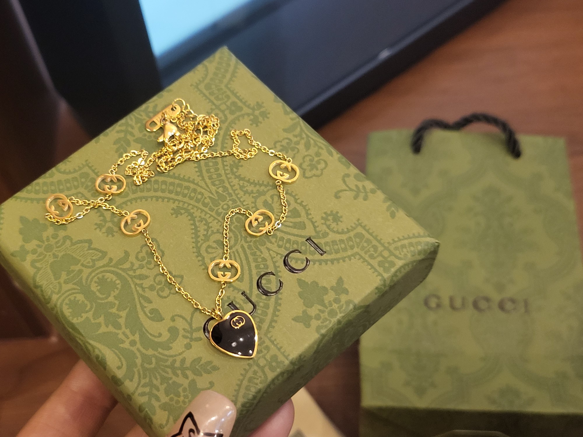 A signature necklace - Comprehensive 4