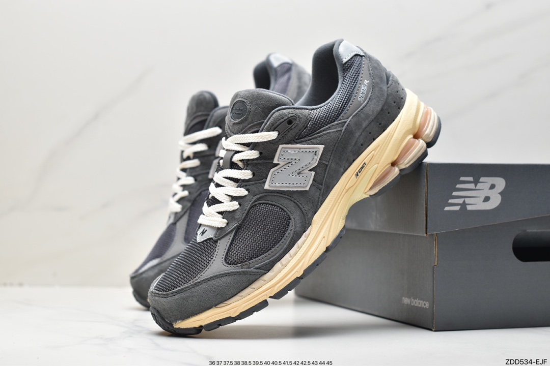 New Balance 2002 Carbon Gray Classic Color M2002RHO