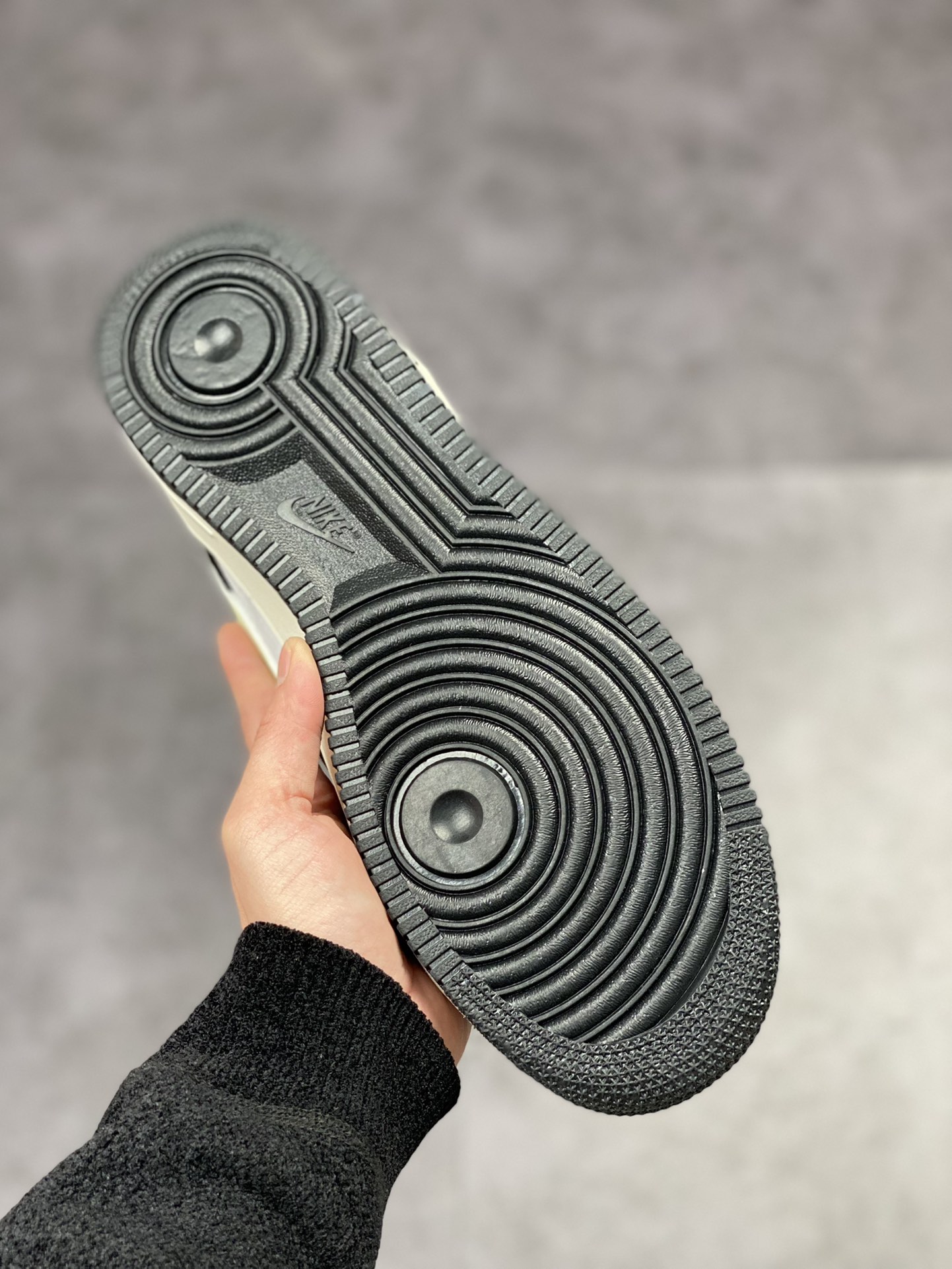 250 Nike Air Force 1 Low 07 灰黑绿麂皮DE0023-806