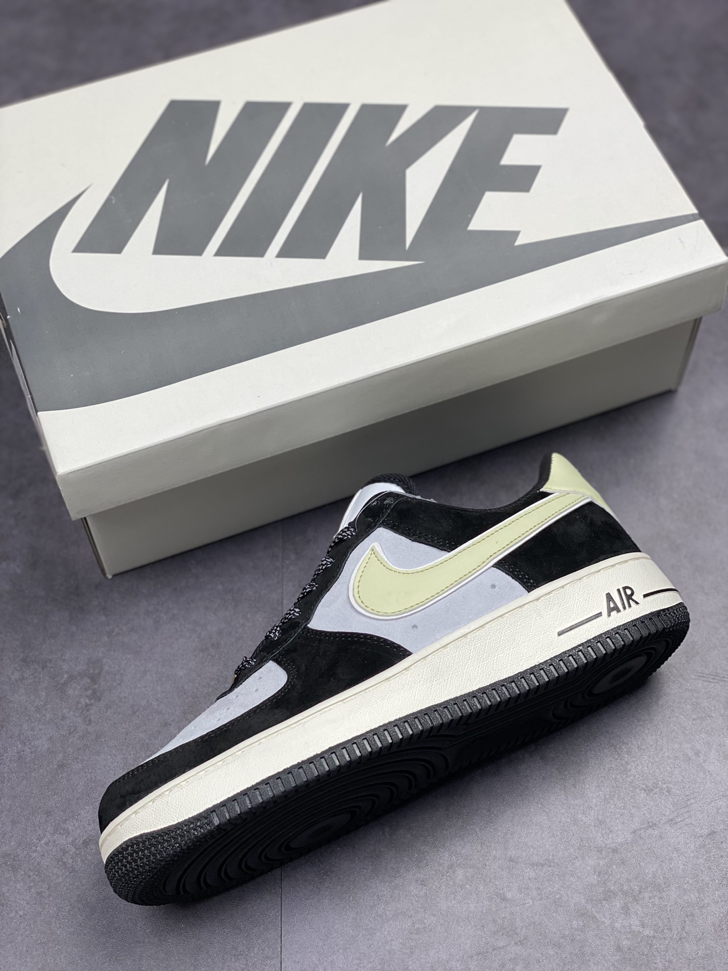 250 Nike Air Force 1 Low 07 灰黑绿麂皮DE0023-806