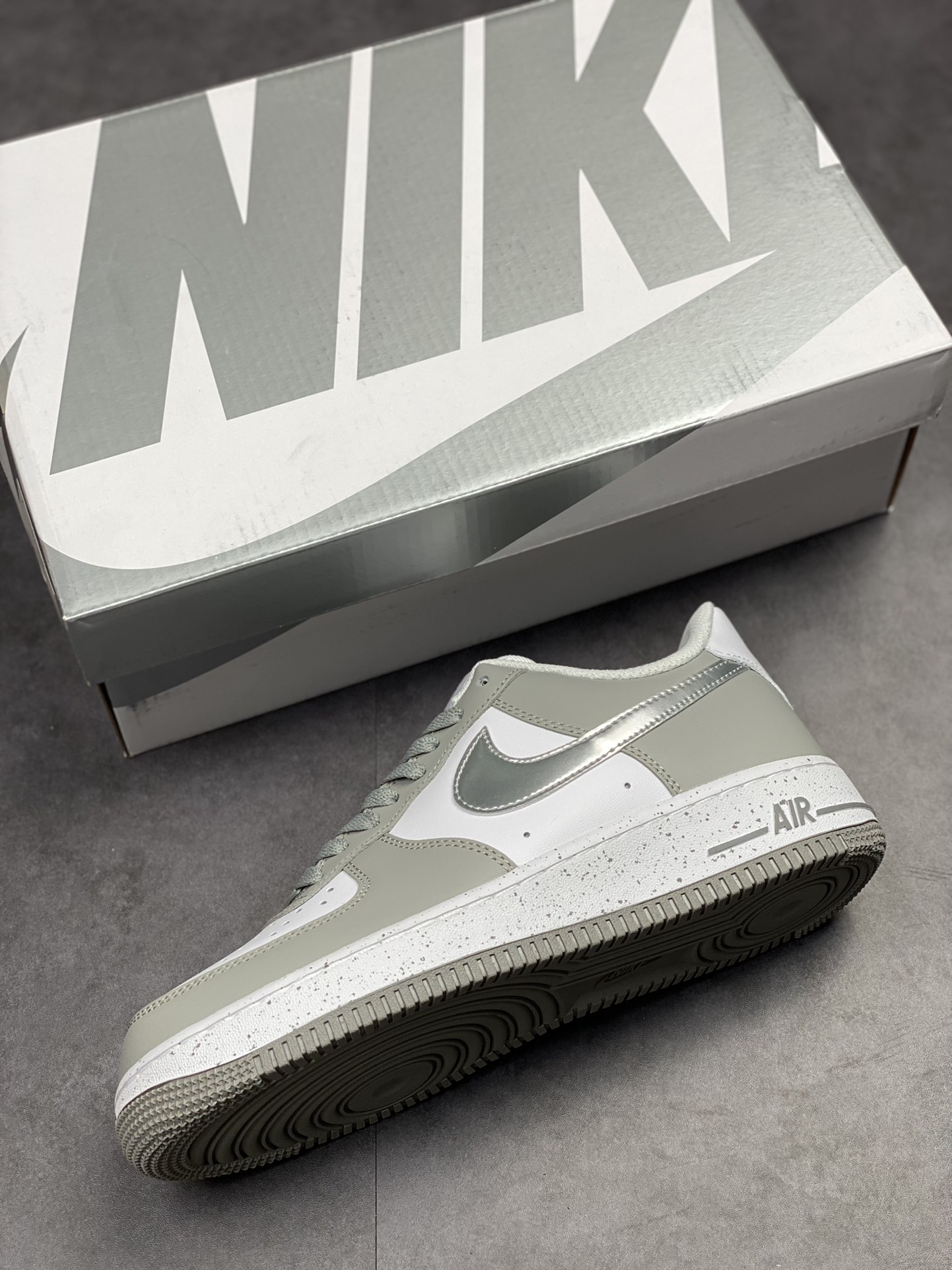 230 Nike Air Force 1 Low 07 白灰银钩 MK5639-889