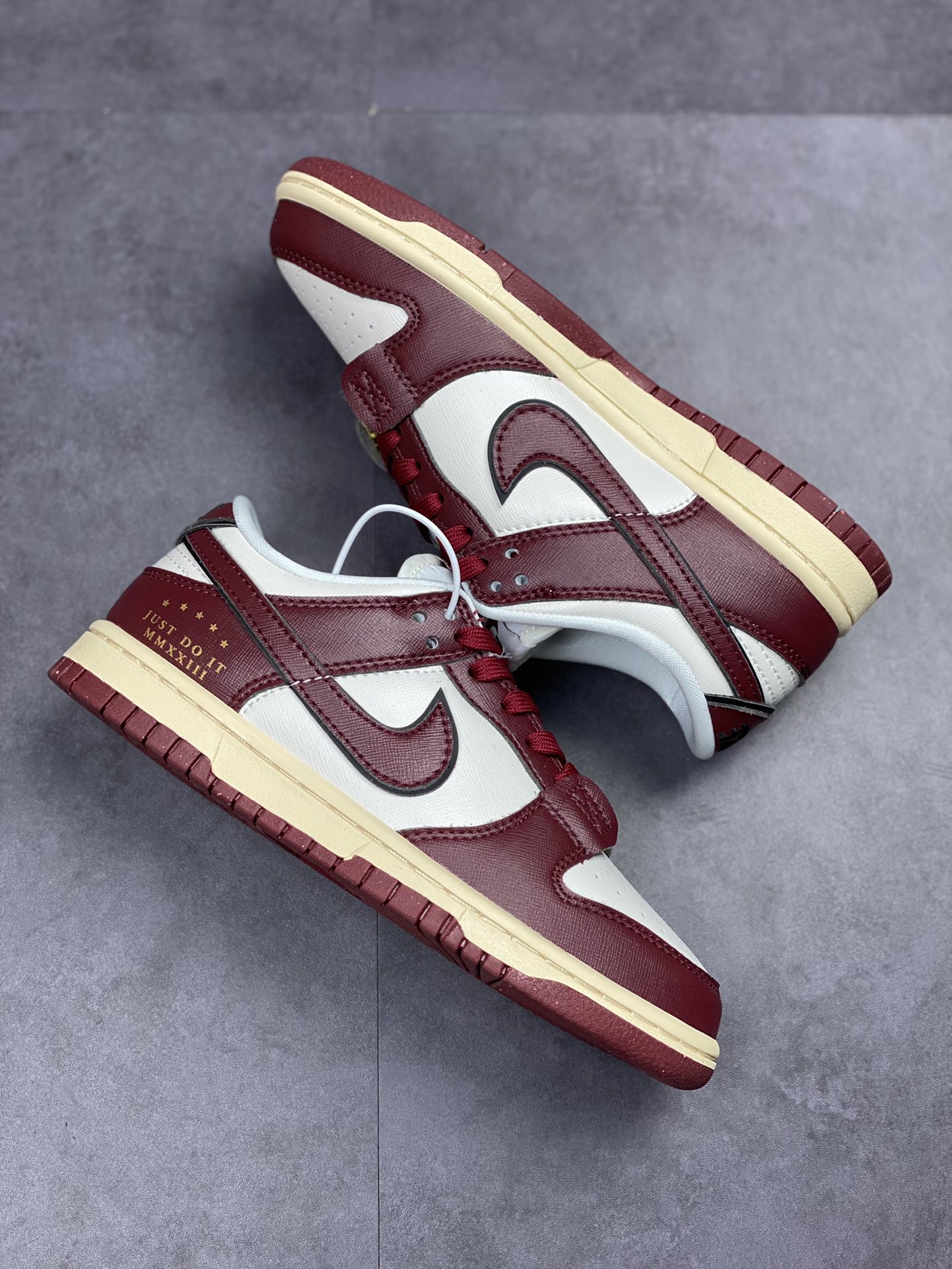 200 NIKE SB Dunk Low 酒红 DV1160-101