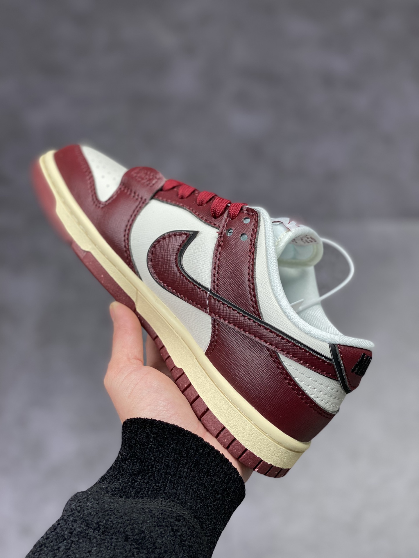 200 NIKE SB Dunk Low 酒红 DV1160-101