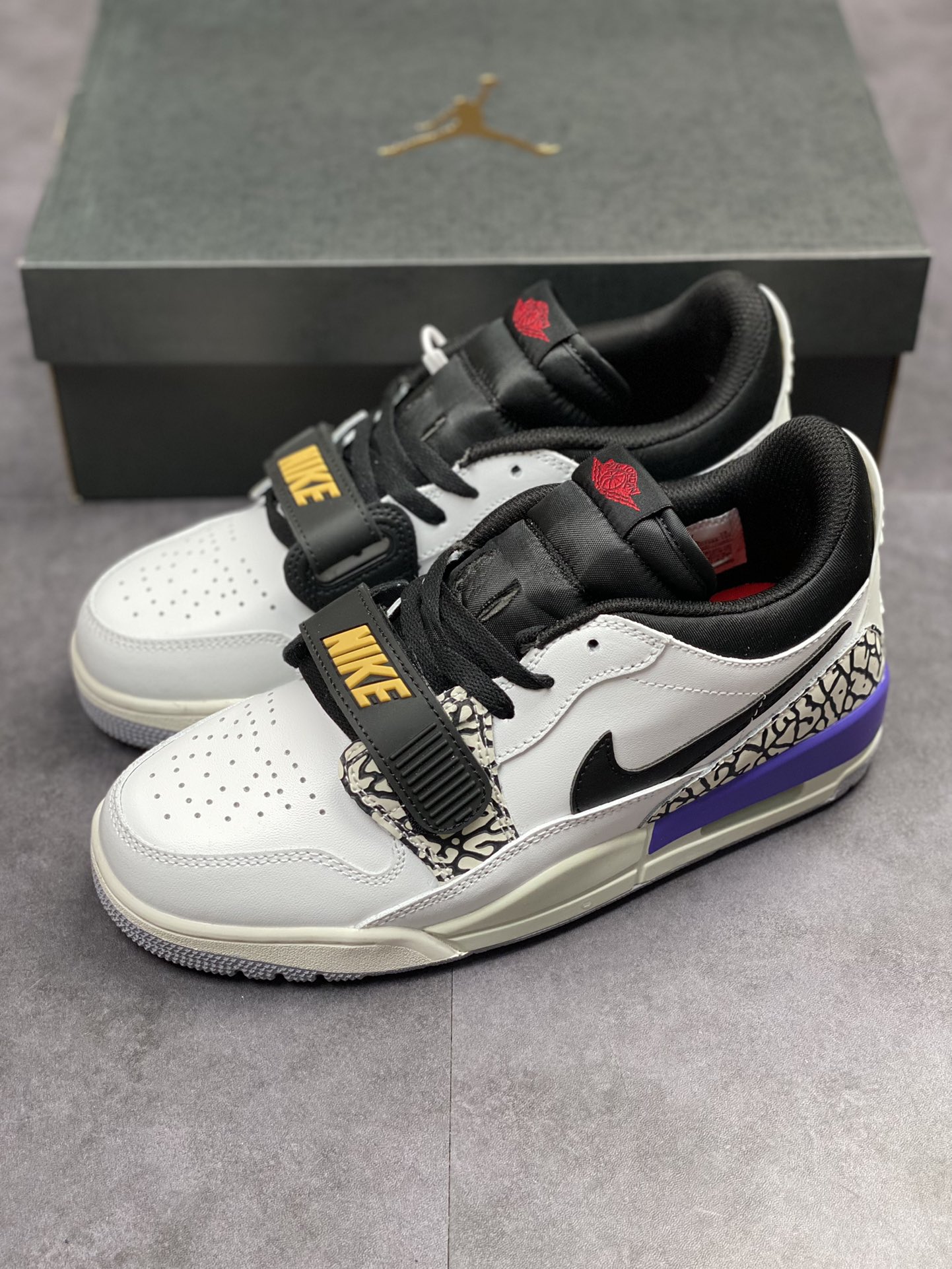240 Air Jordan Legacy 312 Low 有着交错结合的设计CD7069-102