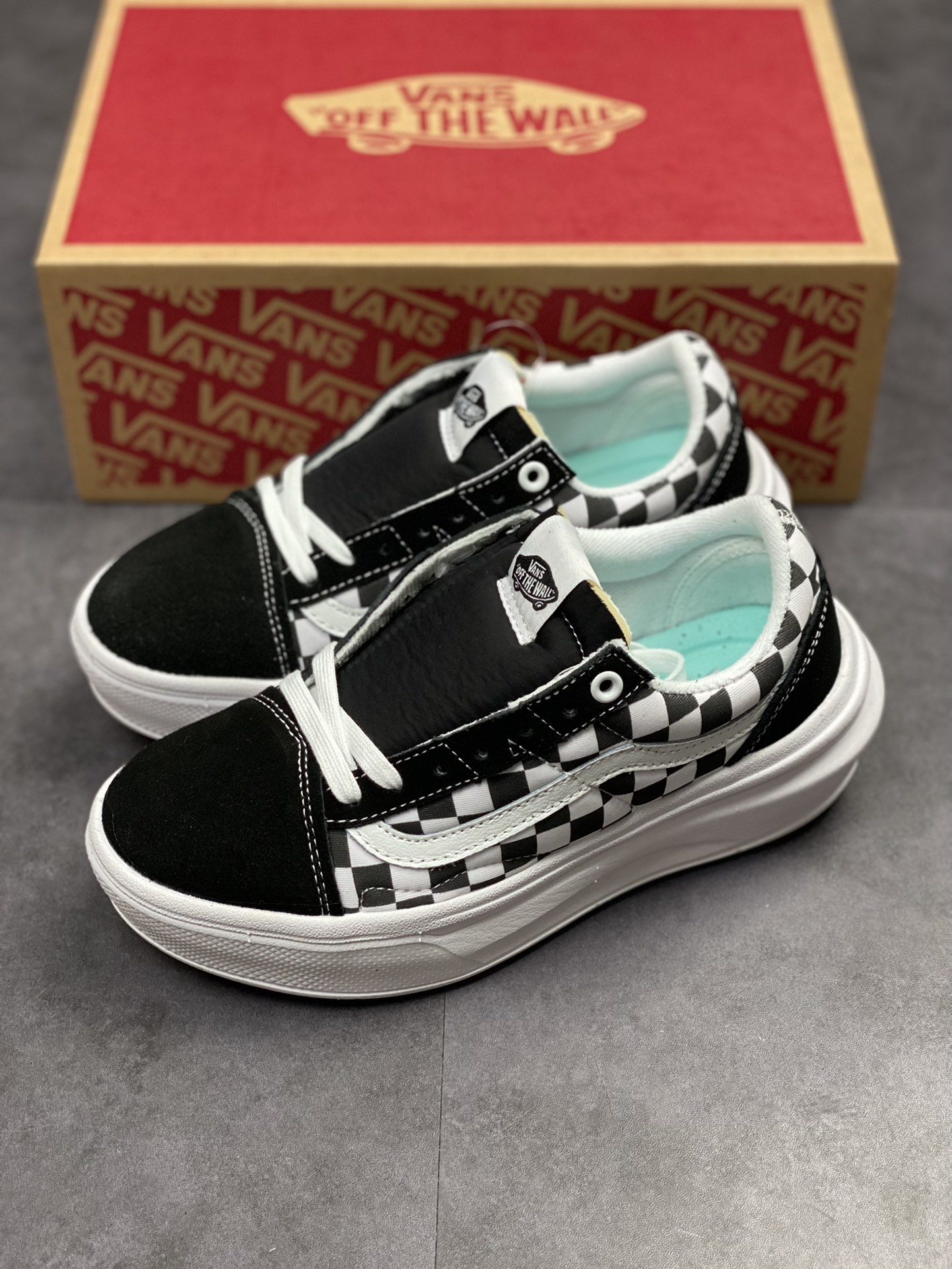 180  vans黑白格厚底超轻款 Vans Old Skool Overt CC 超轻款厚底格子增高鞋