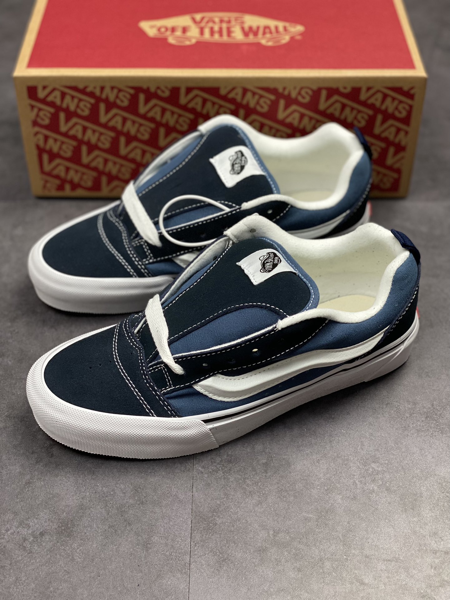 160 Vans Classics Knu Skool 2023 春季系列肥胖版黑白VN0009QC6BT/海军蓝VN0009QCNWD