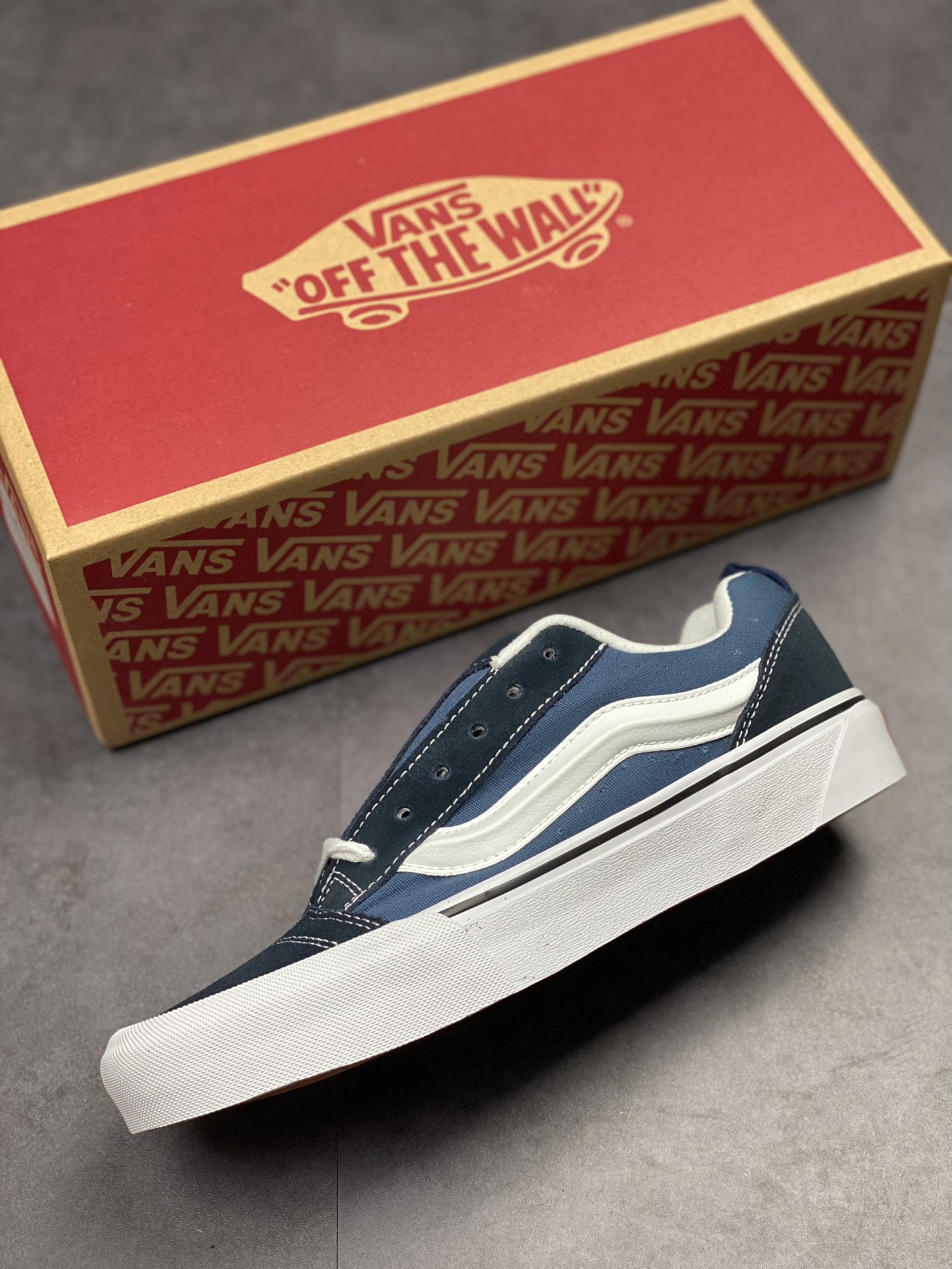 160 Vans Classics Knu Skool 2023 春季系列肥胖版黑白VN0009QC6BT/海军蓝VN0009QCNWD