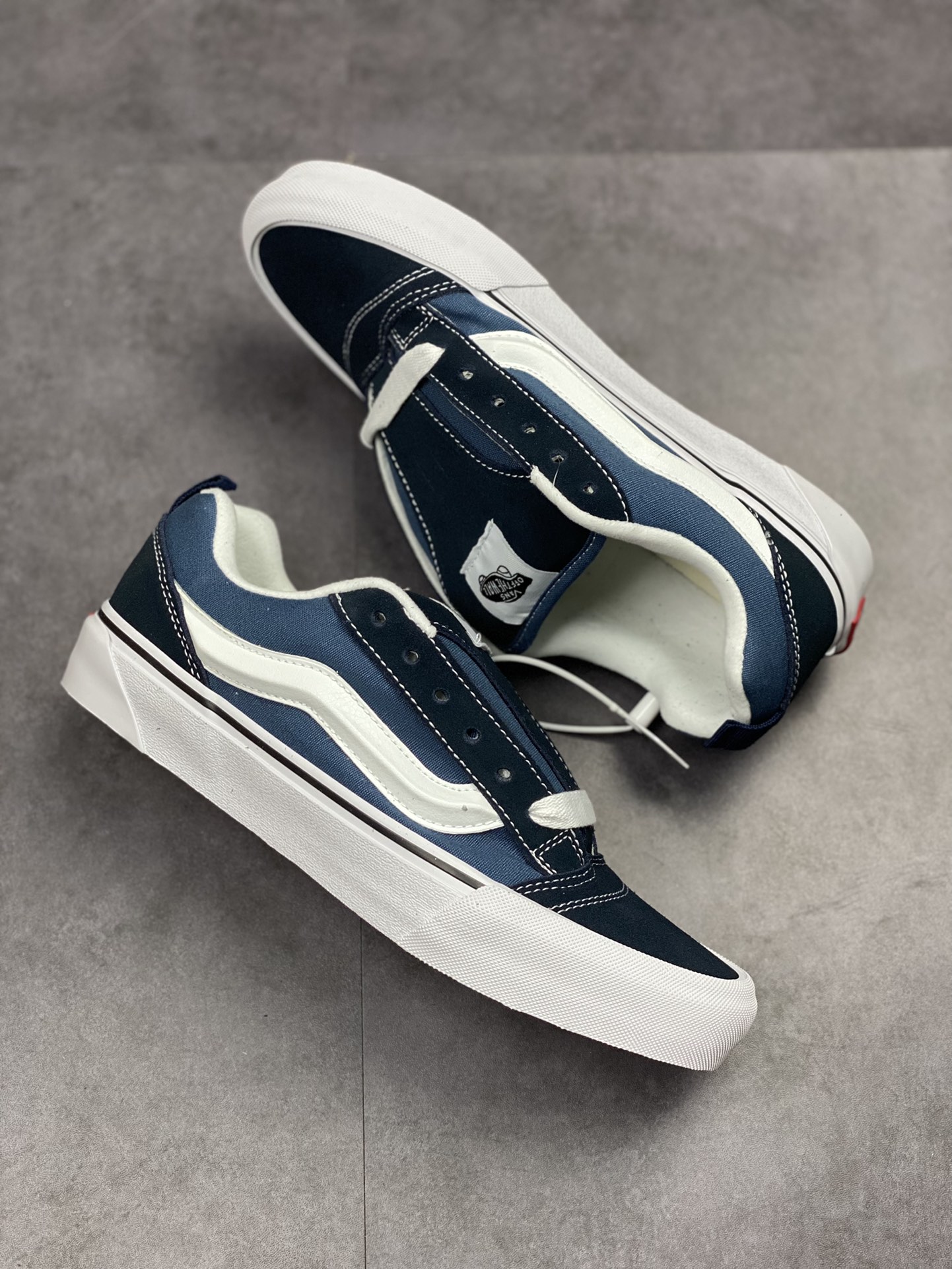 160 Vans Classics Knu Skool 2023 春季系列肥胖版黑白VN0009QC6BT/海军蓝VN0009QCNWD