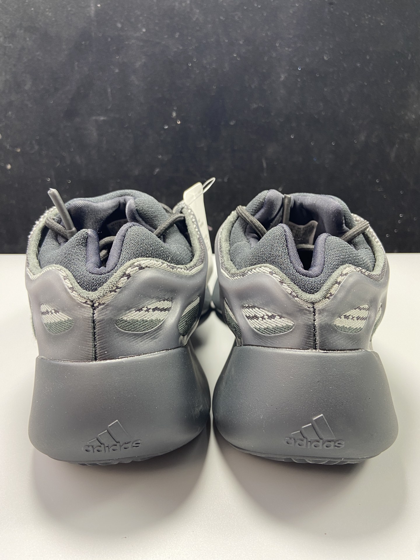 Yeezy700V3黑魂女款鞋码36