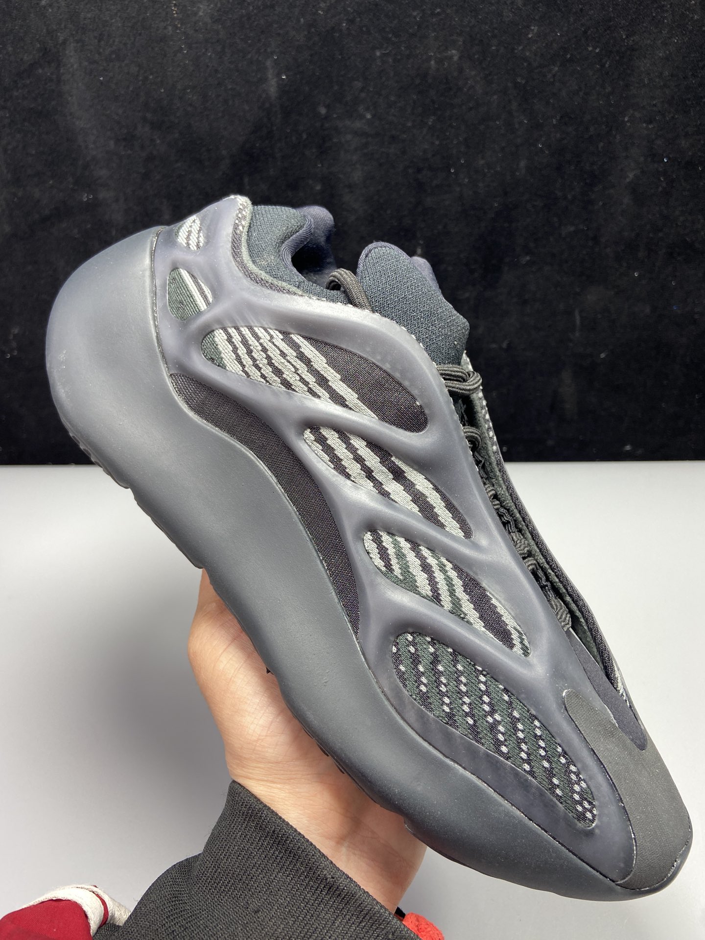 Yeezy700V3黑魂女款鞋码36