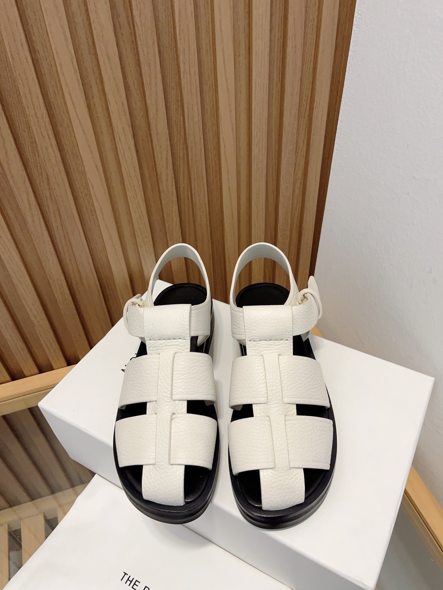 The Row 2025 Retro Roman Sandals - Minimalist Elegance, Comfortable Leather 3 i1678832460 6909 1