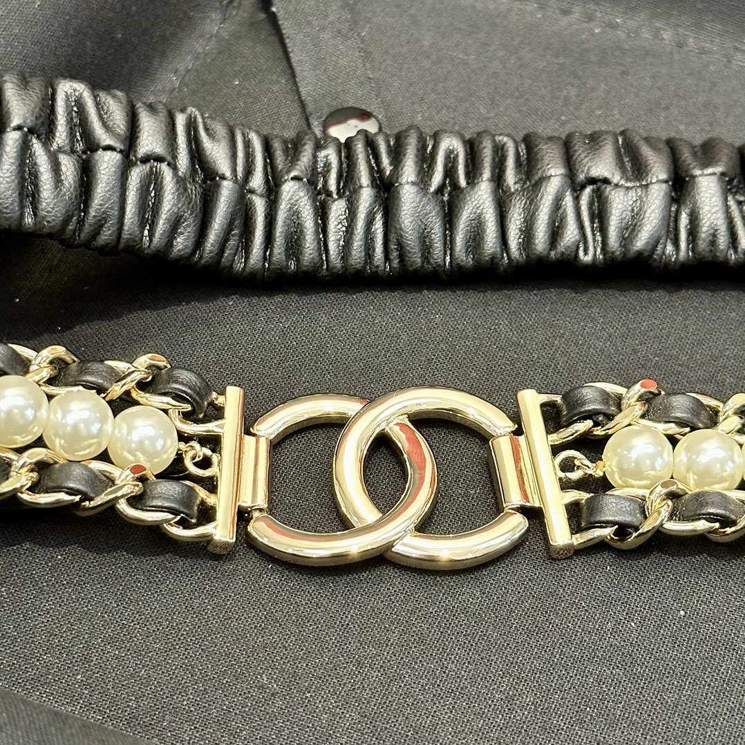 Chanel 代购级 香奈儿 特别的进口金属进口牛皮材质 质感打造 点缀是整体的别致亮点 又不失女人魅力