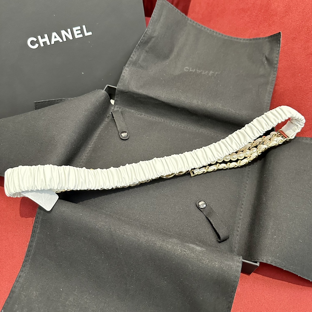 Chanel 代购级 香奈儿 特别的进口金属进口牛皮材质 质感打造 点缀是整体的别致亮点 又不失女人魅力