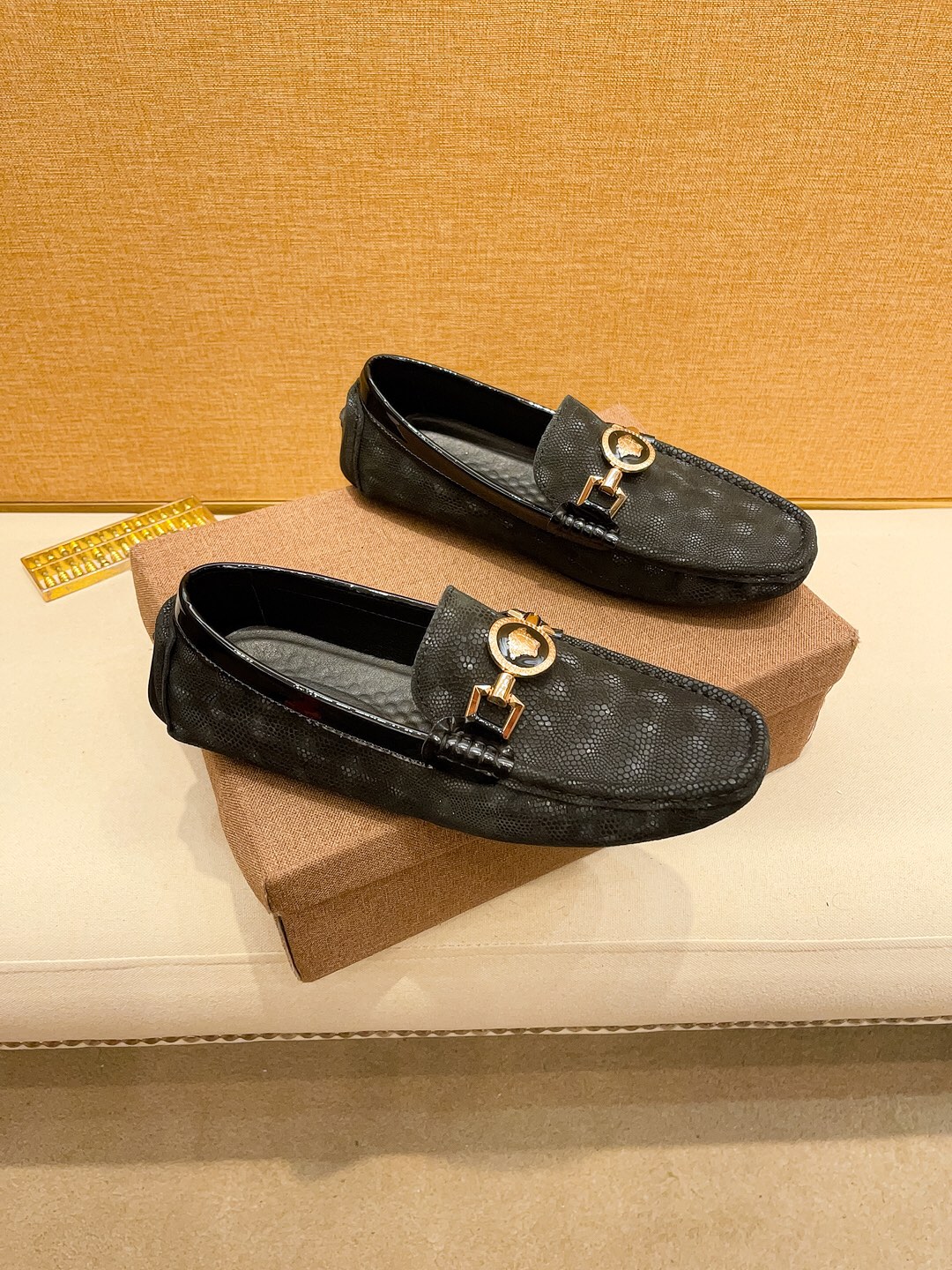 Versace 1:1
 Shoes Moccasin Cowhide Pig Skin Rubber